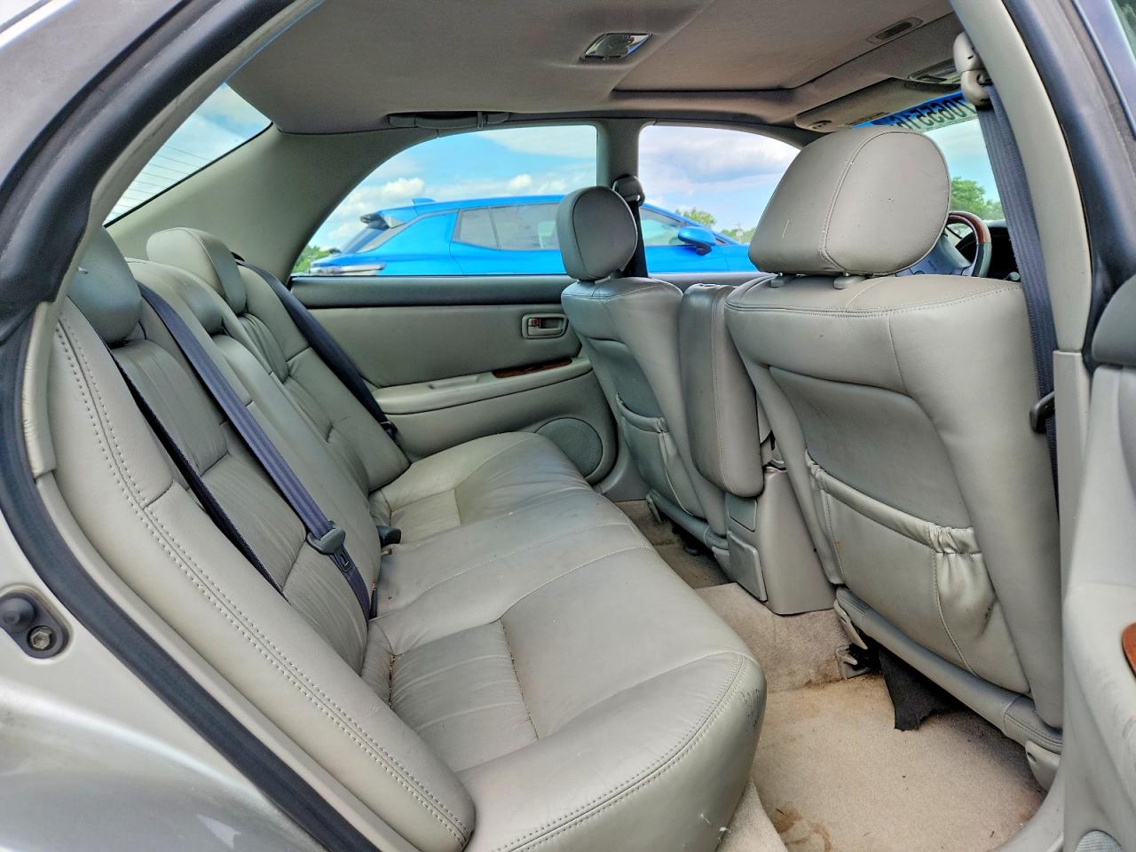 2001 Lexus Es 300 Silver vin: JT8BF28G810342073