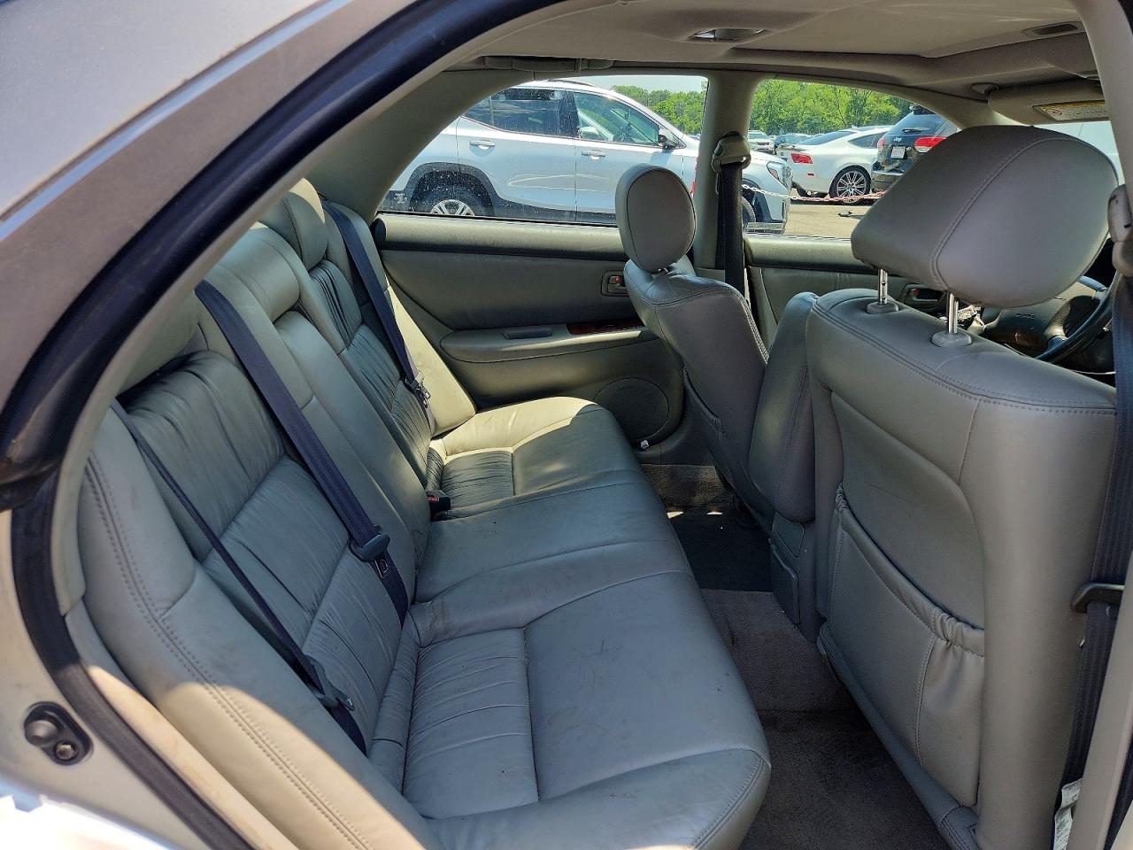 2001 Lexus Es 300 Silver vin: JT8BF28G815109510
