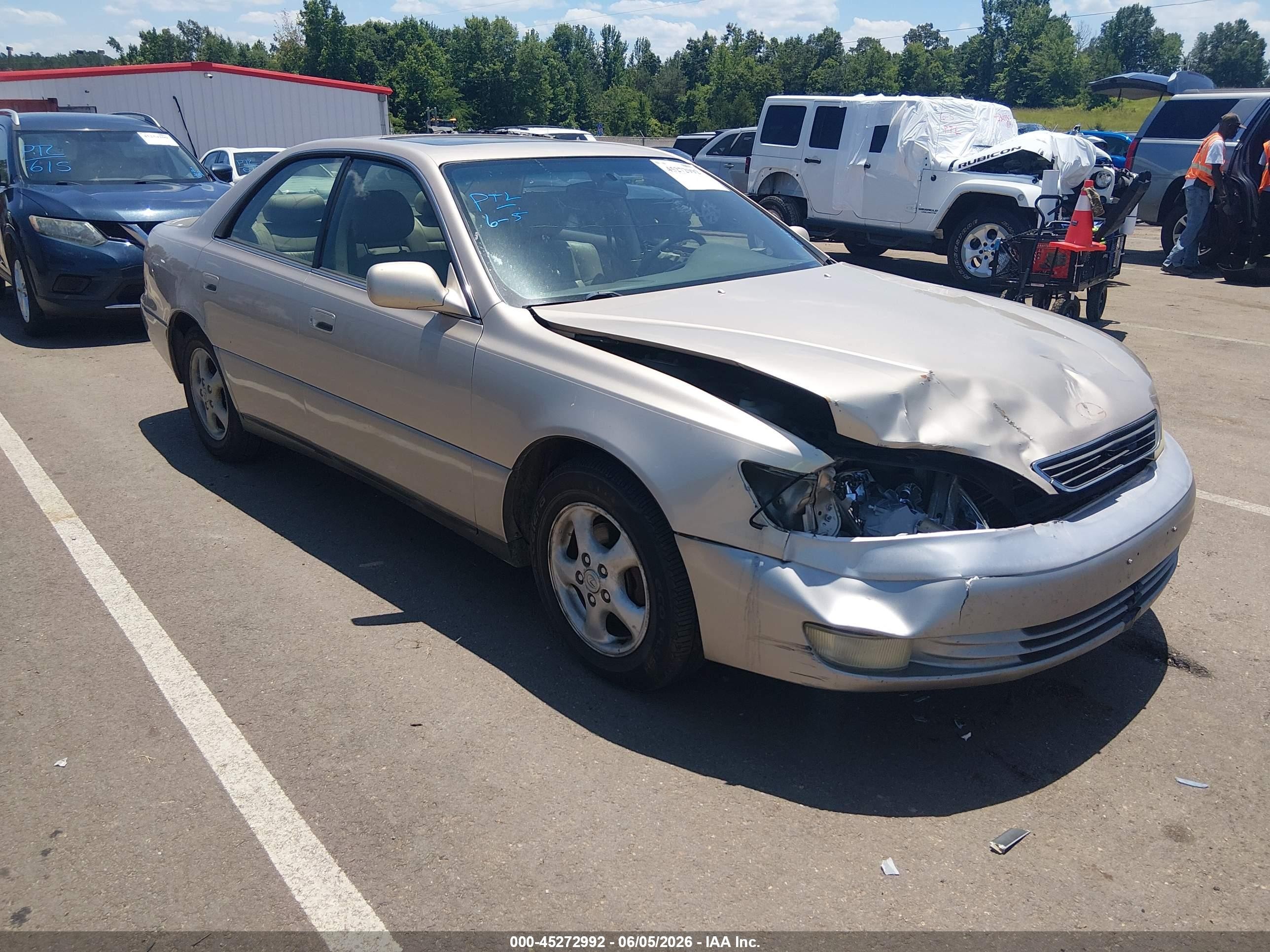 1998 Lexus Es 300   Gold vin: JT8BF28G8W0108877