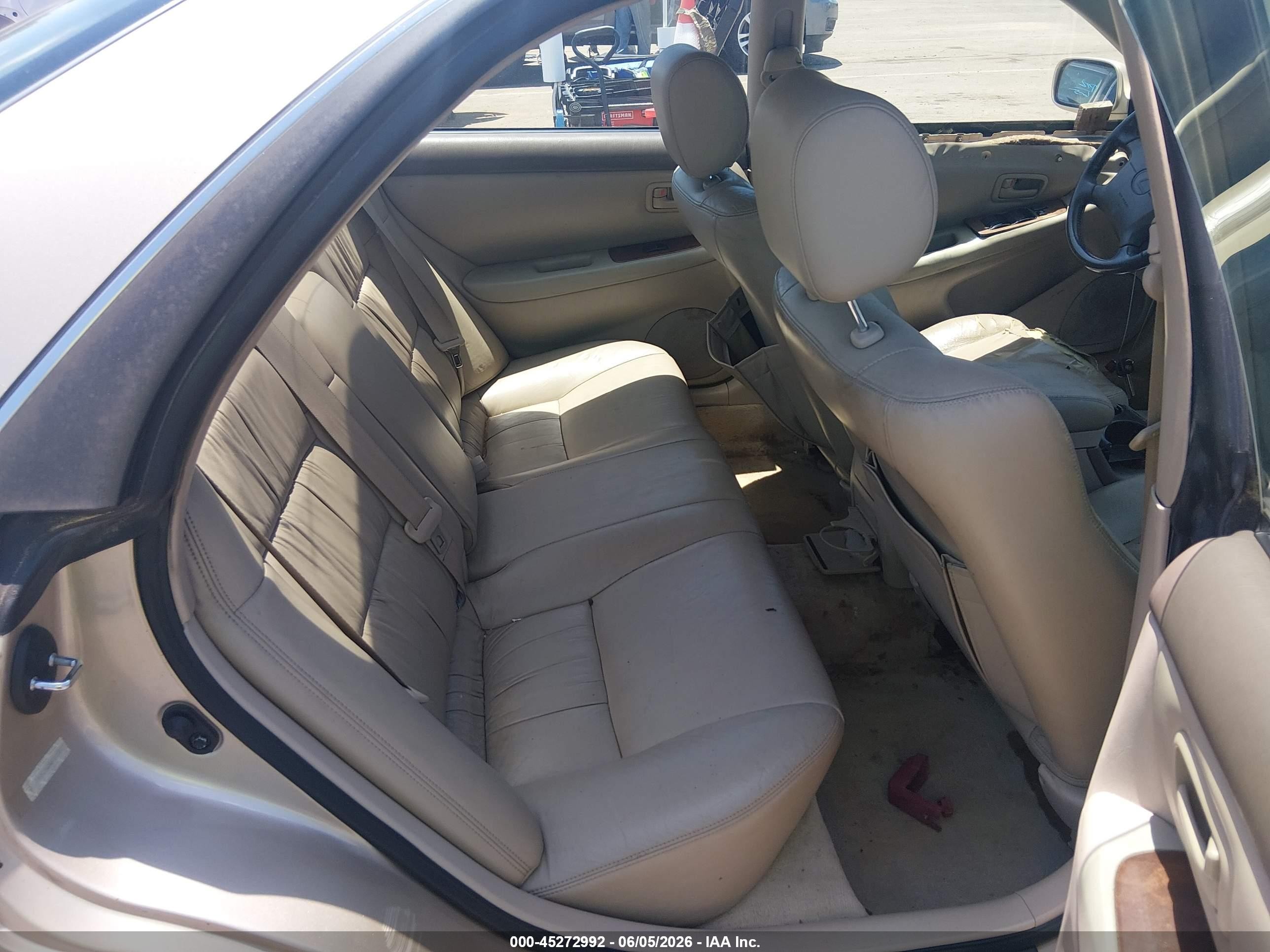 1998 Lexus Es 300   Gold vin: JT8BF28G8W0108877
