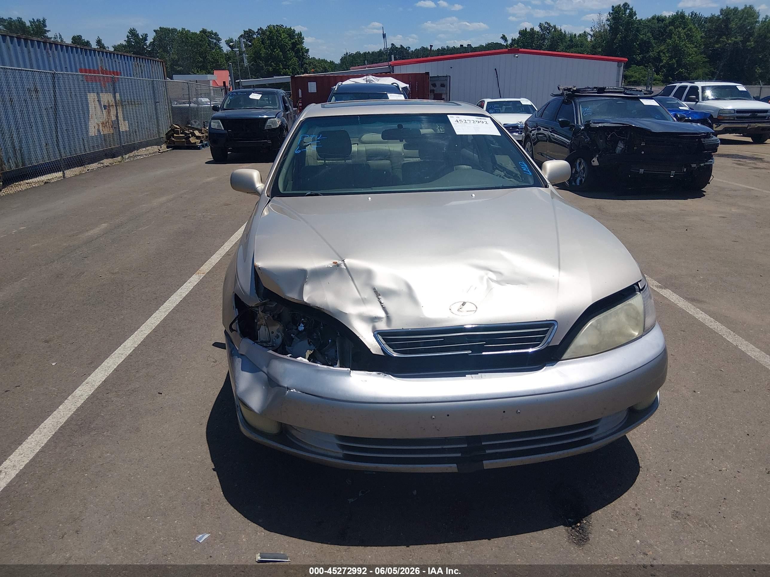 1998 Lexus Es 300   Gold vin: JT8BF28G8W0108877