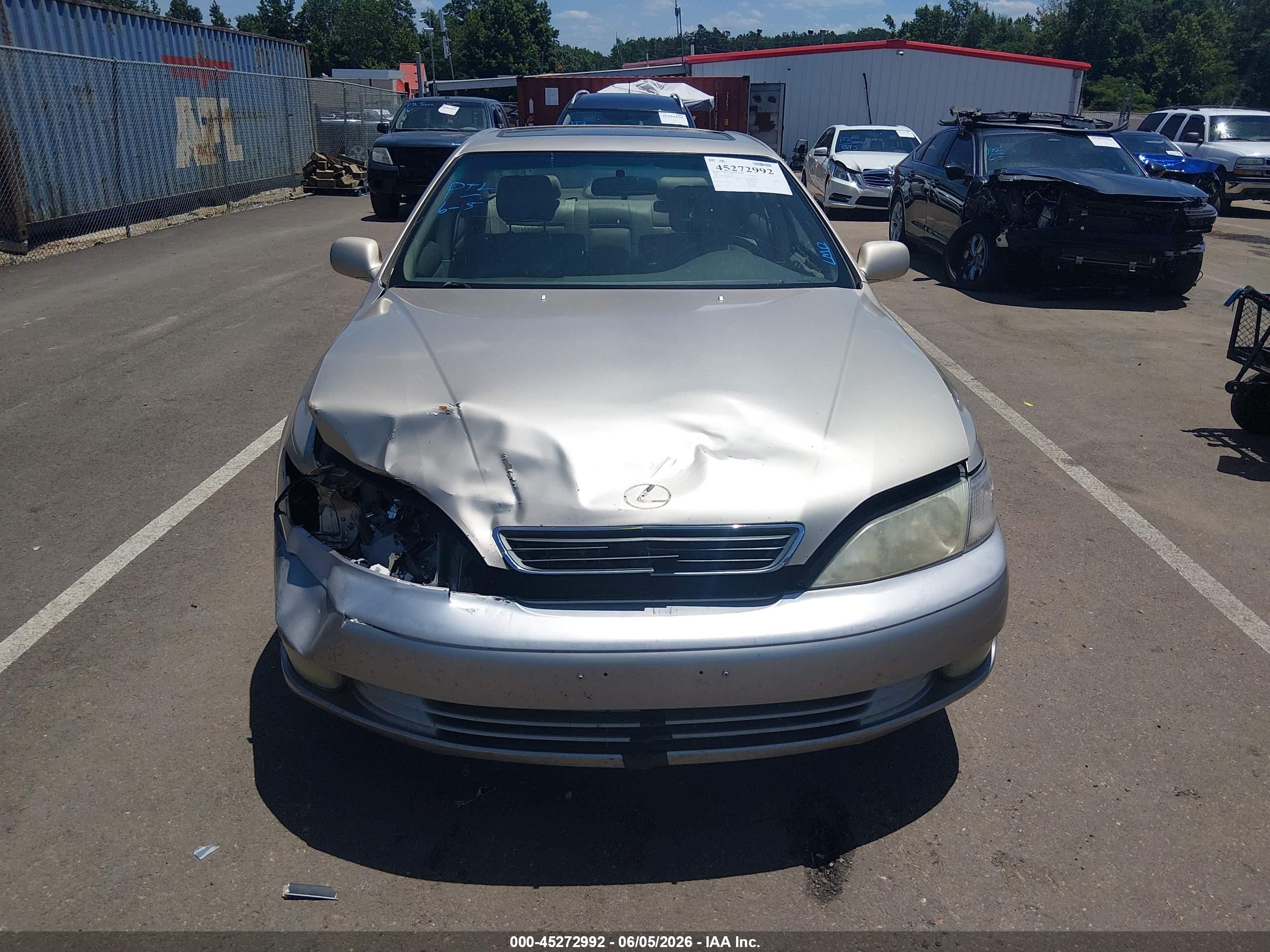 1998 Lexus Es 300   Gold vin: JT8BF28G8W0108877