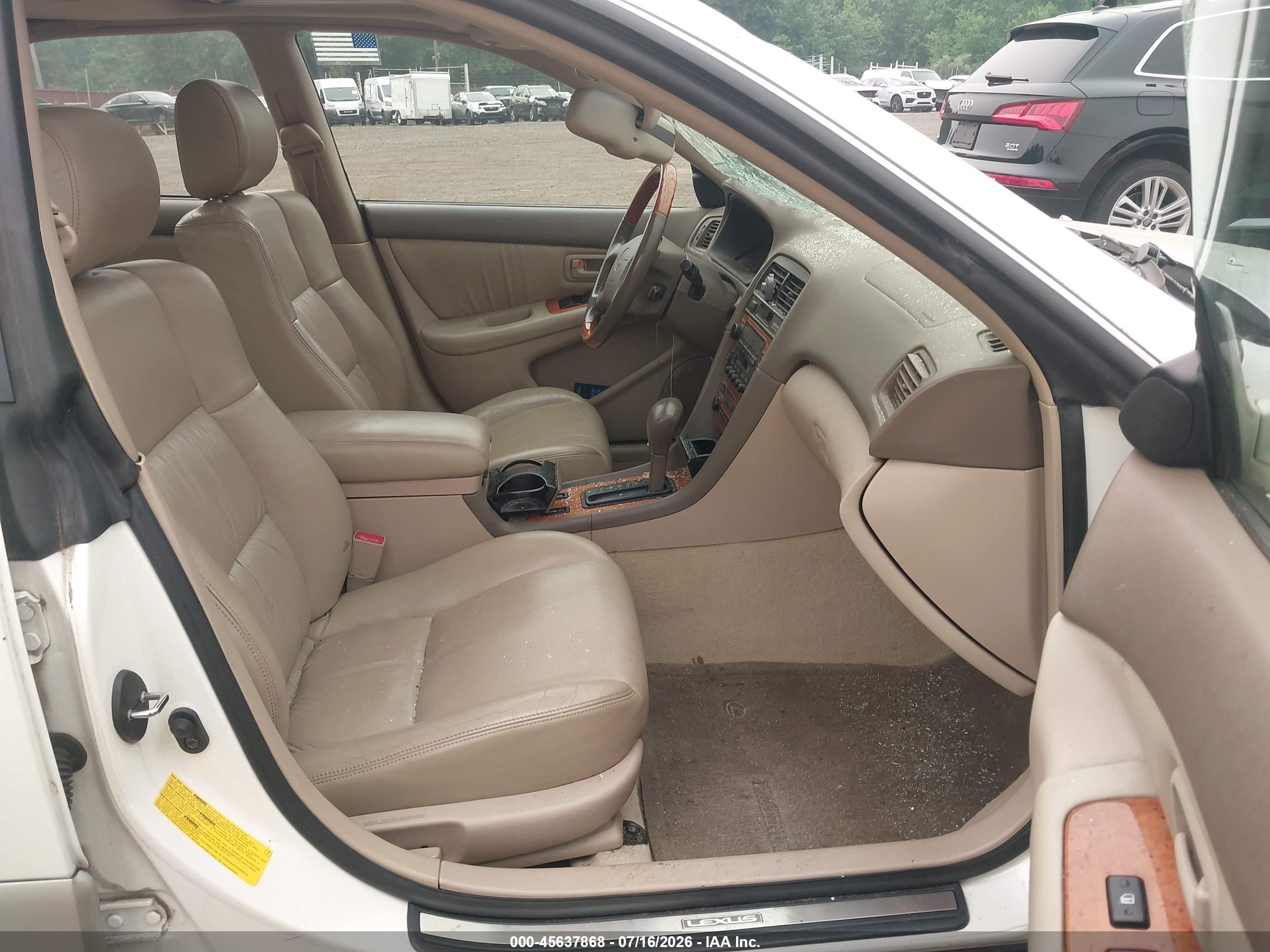 2000 Lexus Es 300   White vin: JT8BF28G8Y0259589