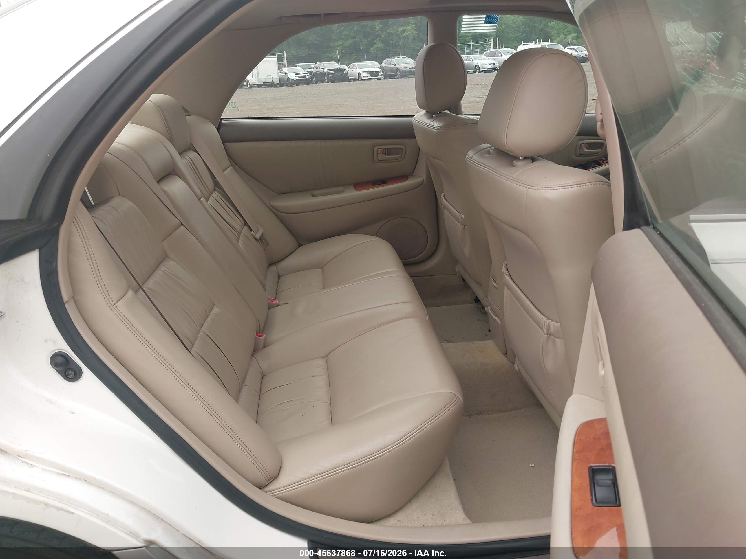 2000 Lexus Es 300   White vin: JT8BF28G8Y0259589