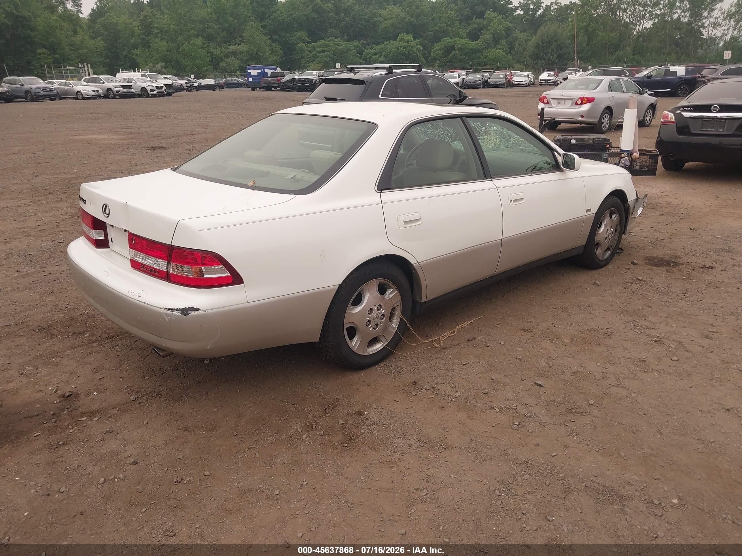 2000 Lexus Es 300   White vin: JT8BF28G8Y0259589