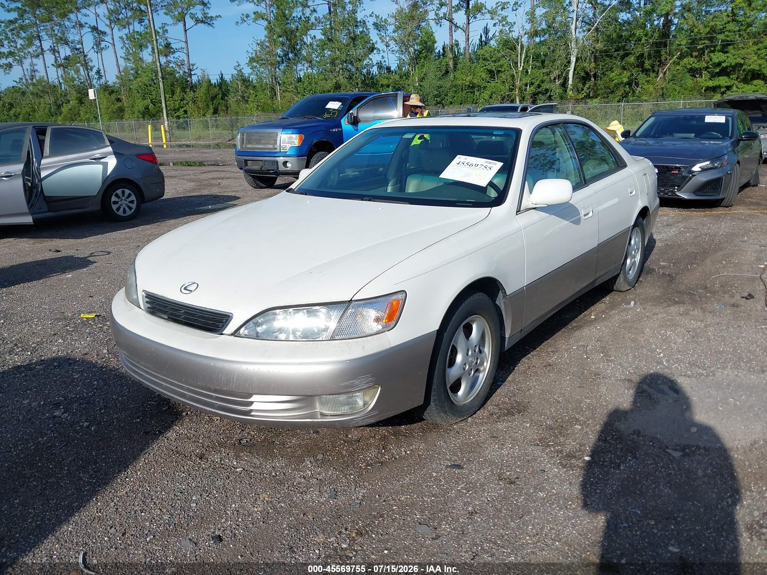 1998 Lexus Es 300   White vin: JT8BF28G9W0138793