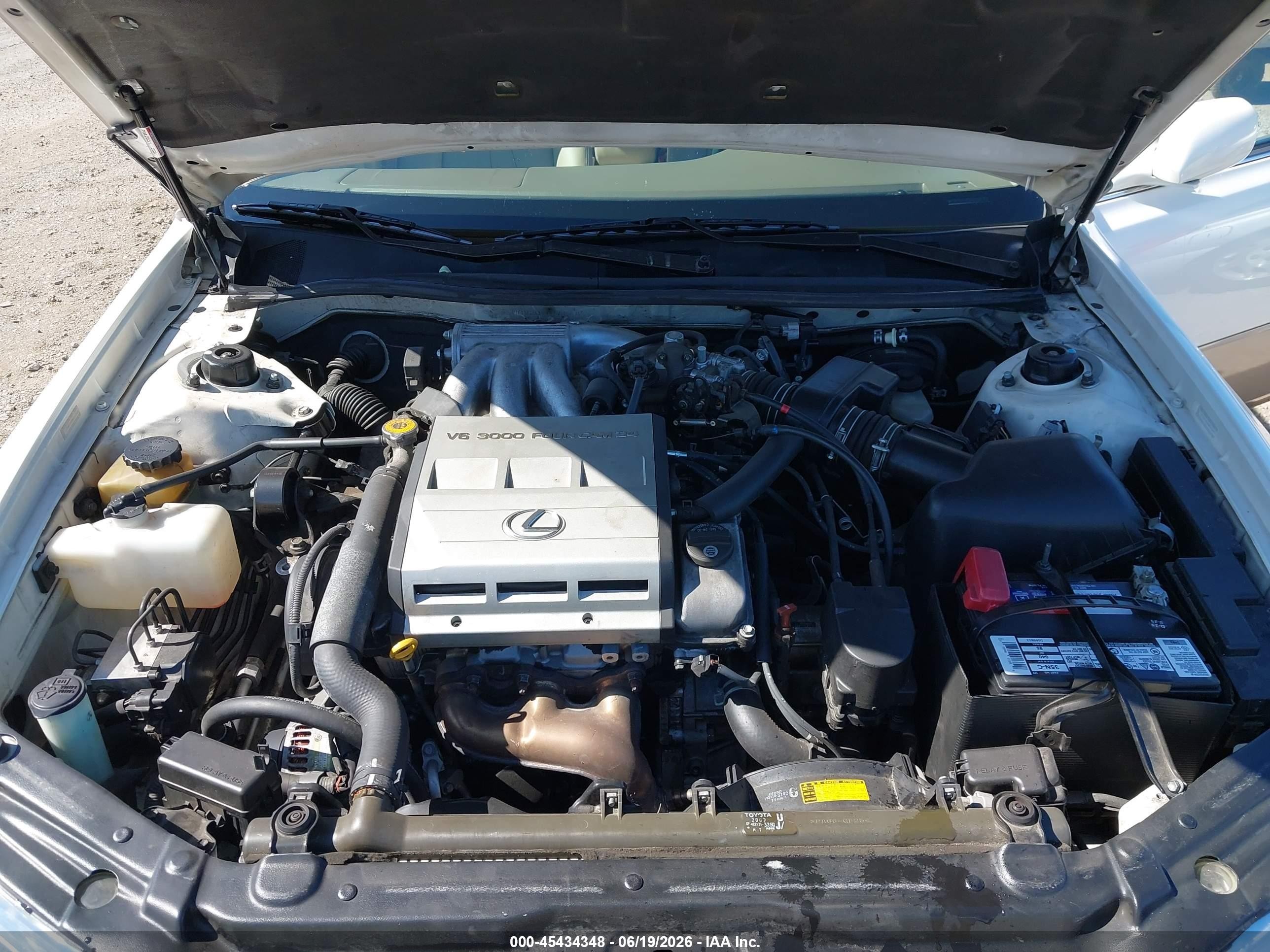 1998 Lexus Es 300   White vin: JT8BF28G9W0143685