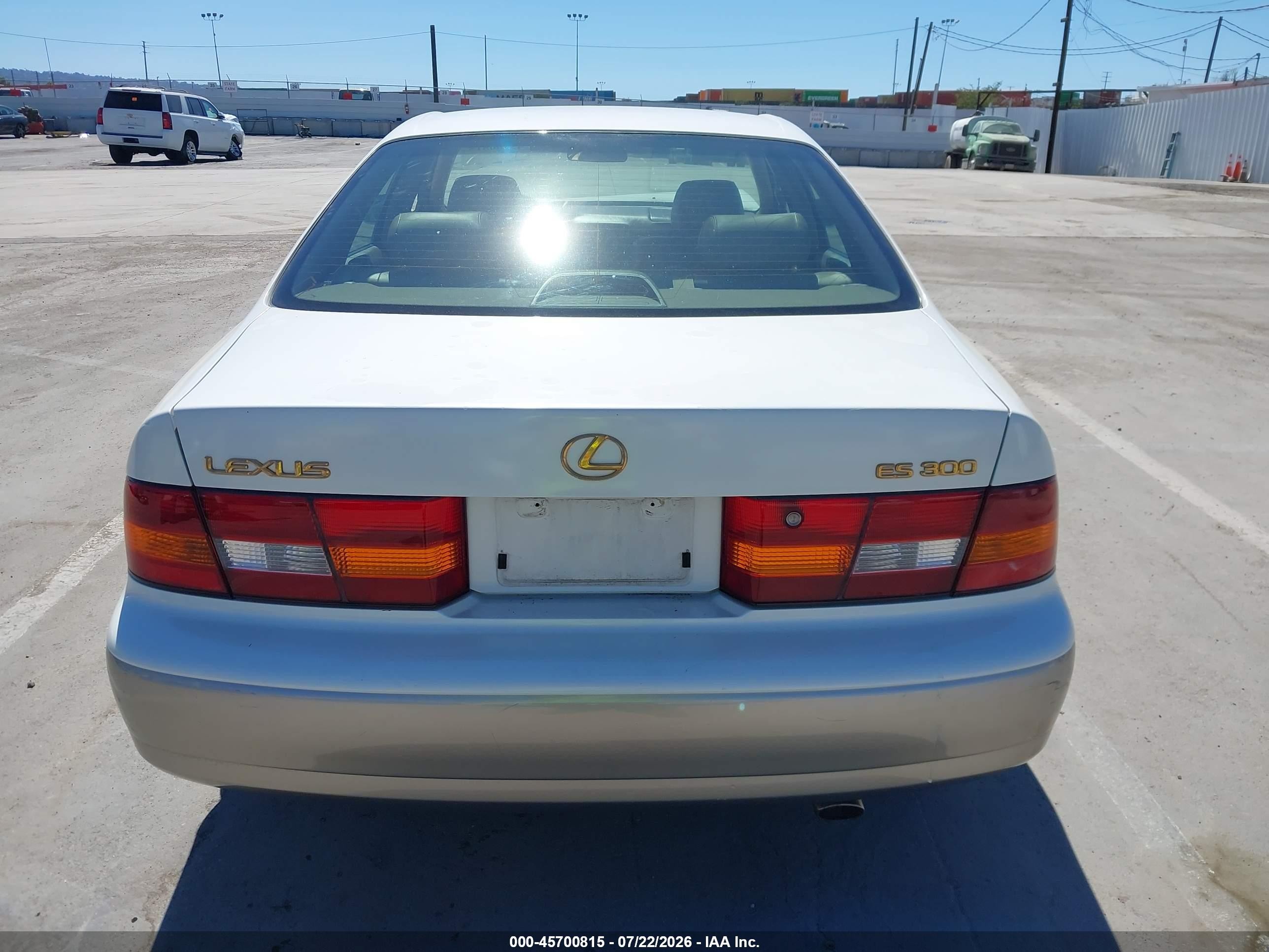 1999 Lexus Es 300   White vin: JT8BF28G9X0161721