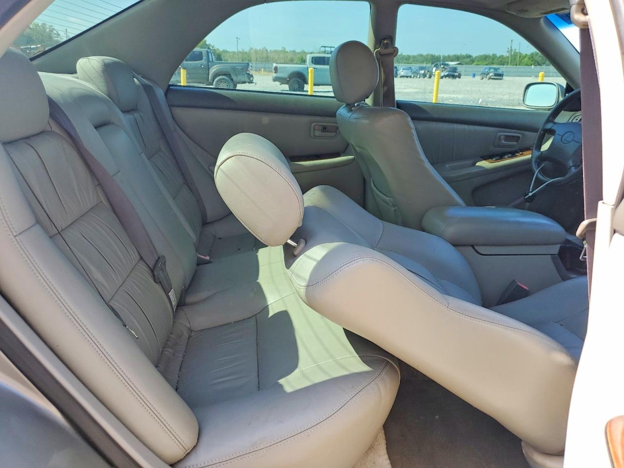 2000 Lexus Es 300 Gold vin: JT8BF28G9Y0288003