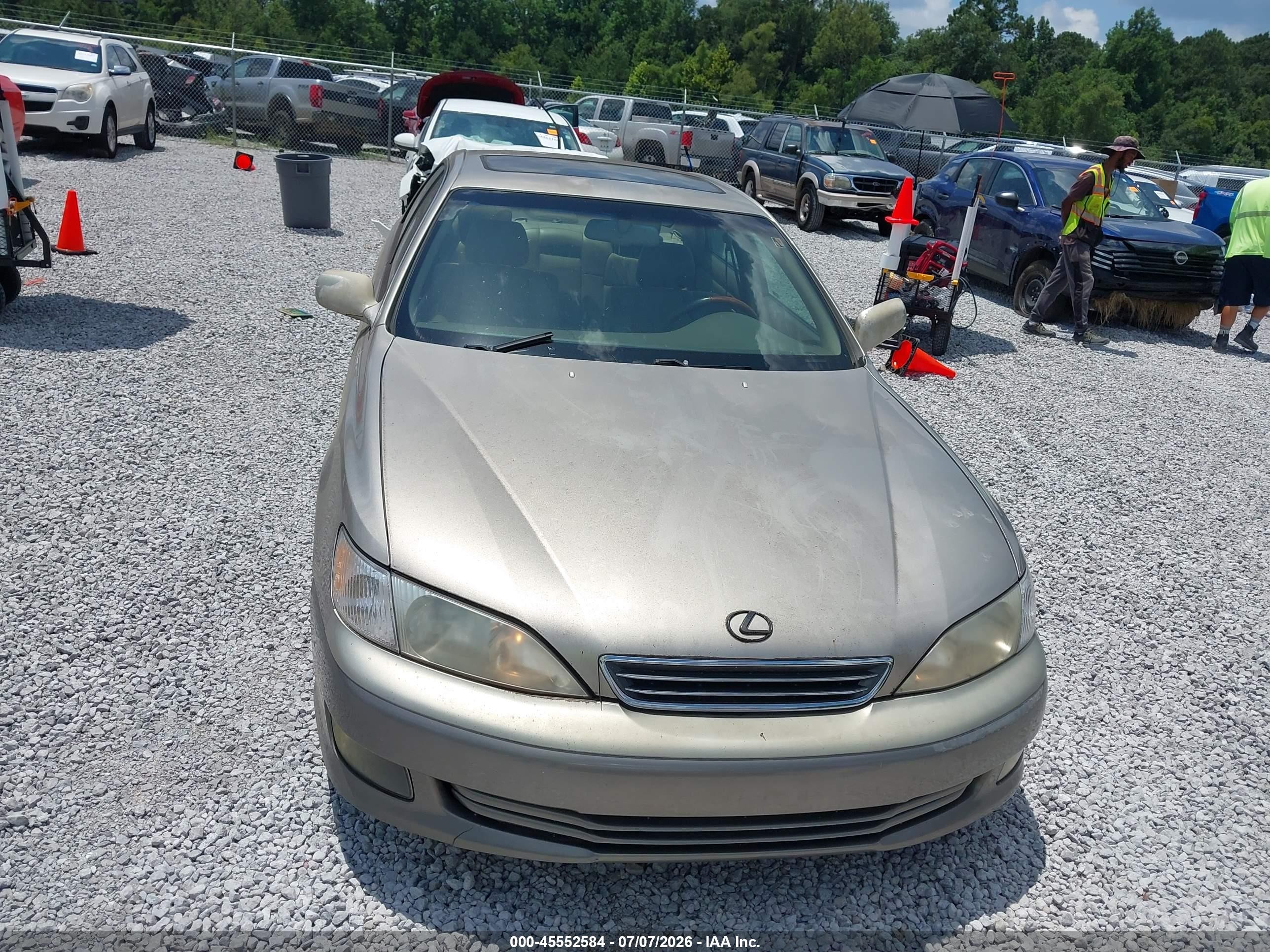 2000 Lexus Es 300 Gold vin: JT8BF28G9Y5097538