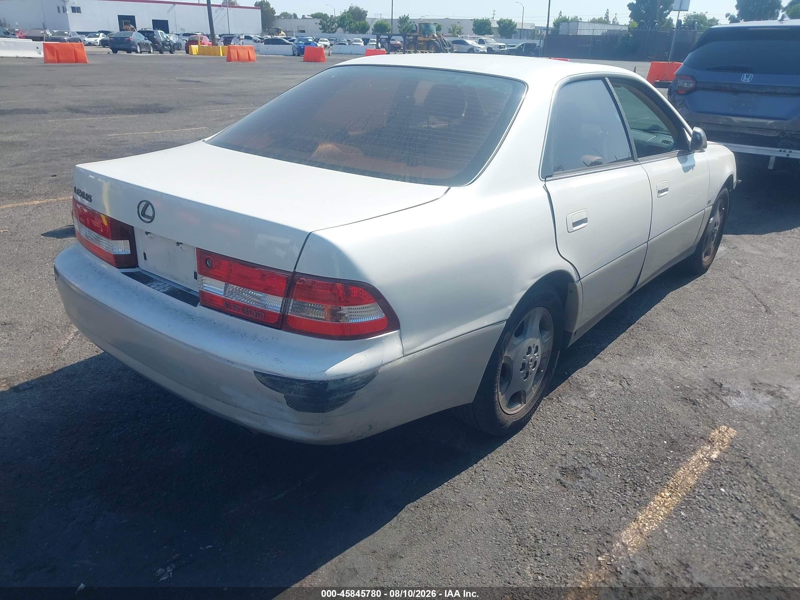 2001 Lexus Es 300   White vin: JT8BF28GX10311441