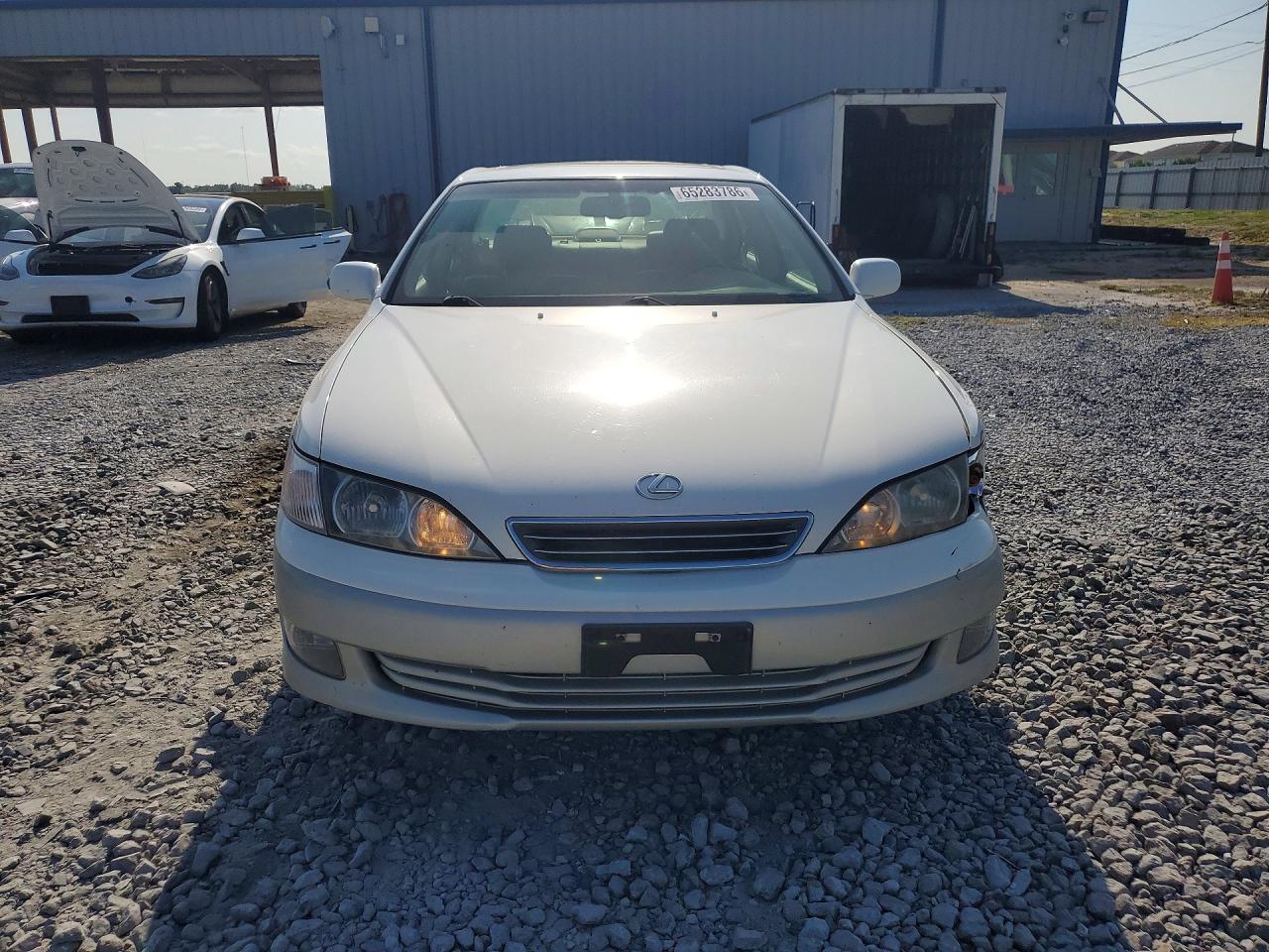 2001 Lexus Es 300 White vin: JT8BF28GX15105801