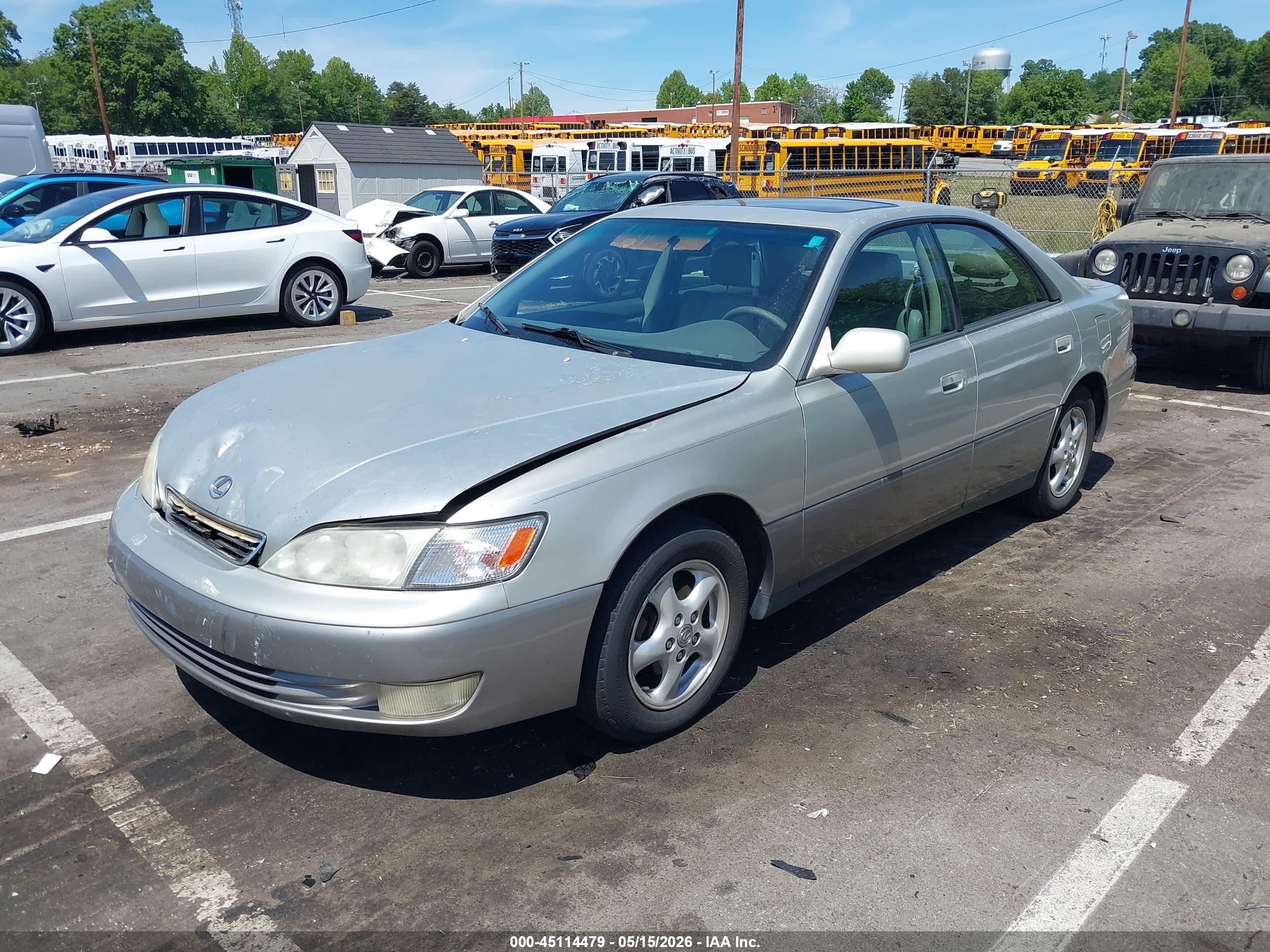 1998 Lexus Es 300   Silver vin: JT8BF28GXW5042514