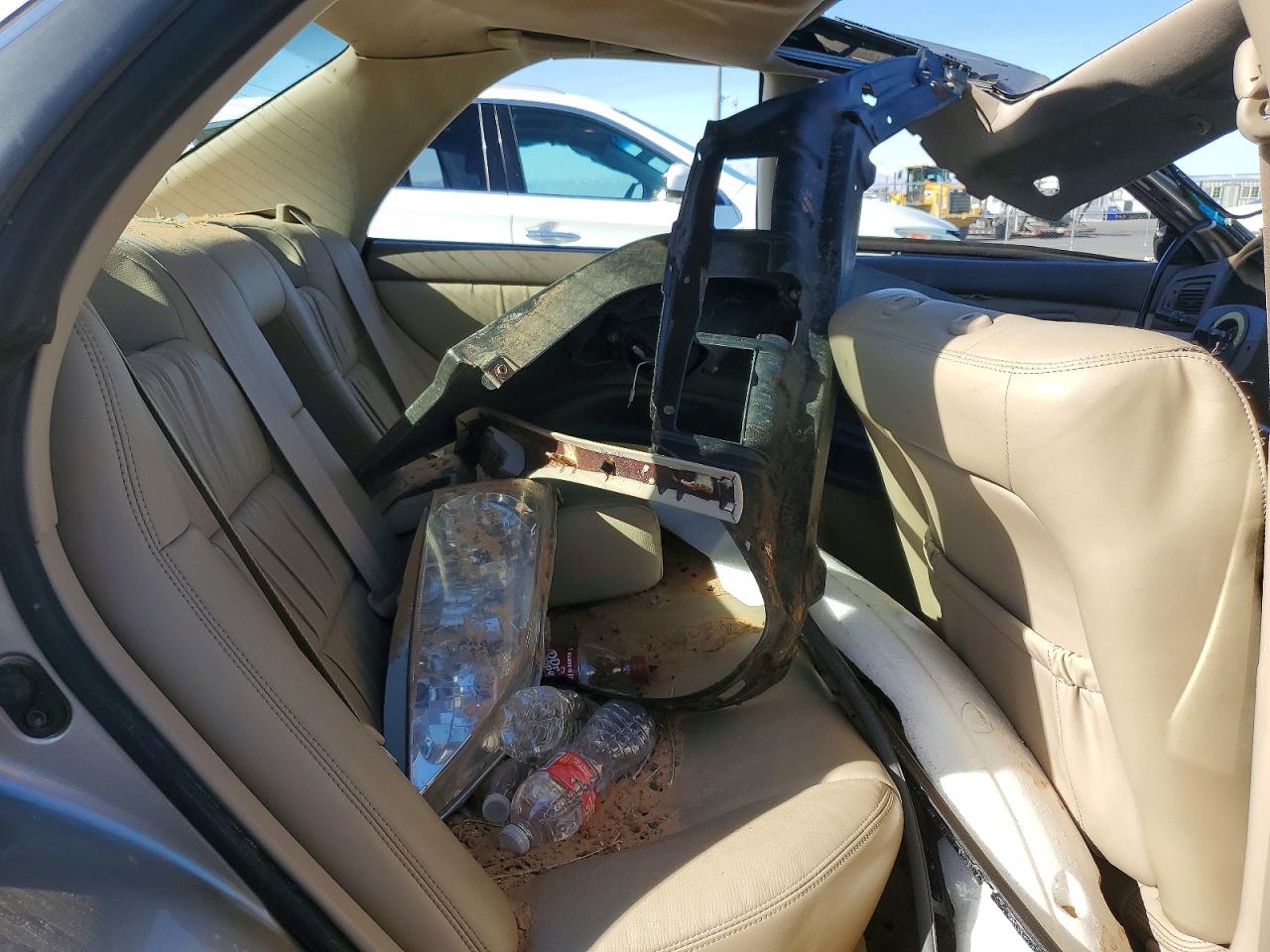 2000 Lexus Es 300 Base Gold vin: JT8BF28GXY0265071