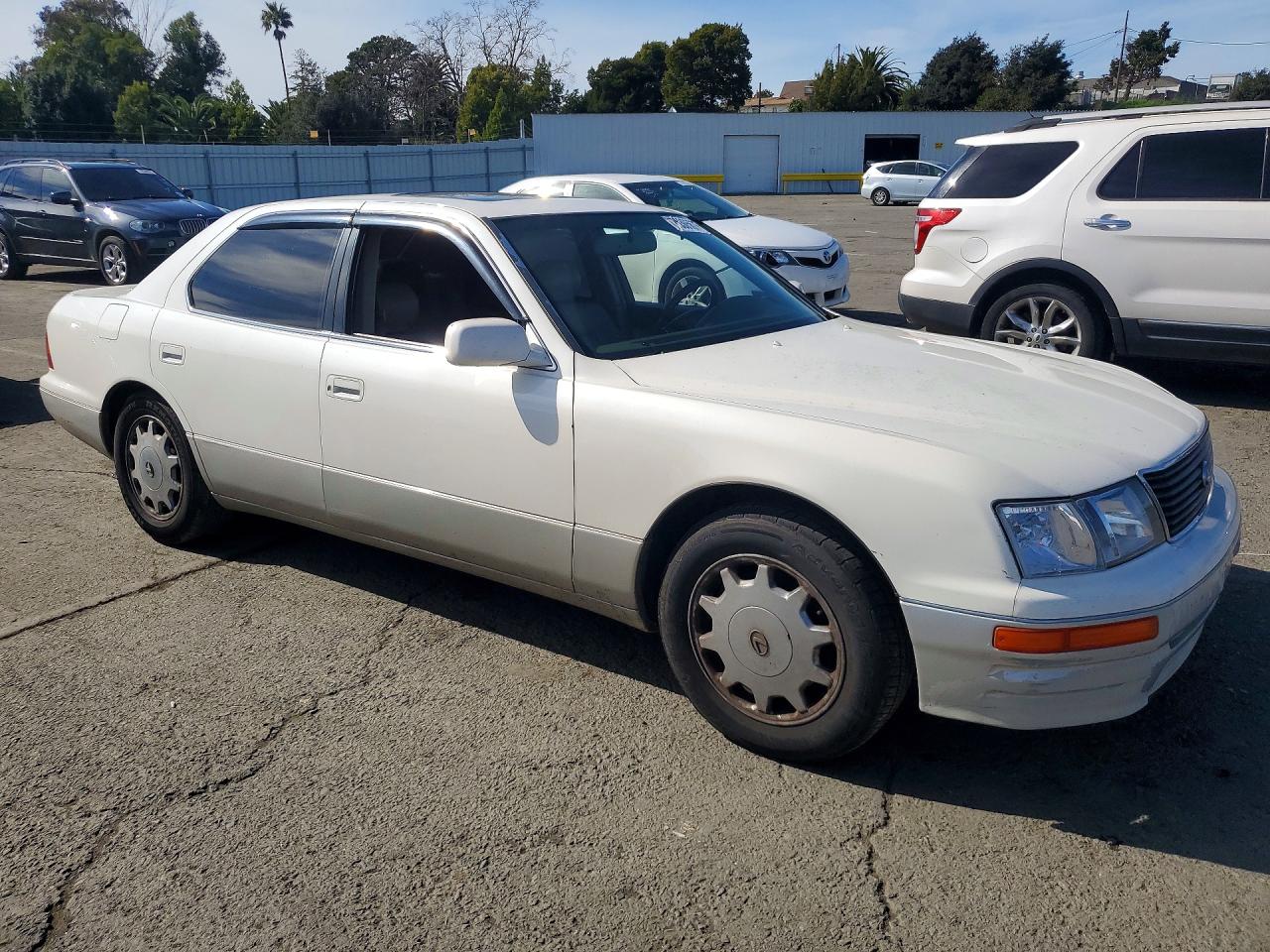1996 Lexus Ls 400 Base White vin: JT8BH22F4T0061420