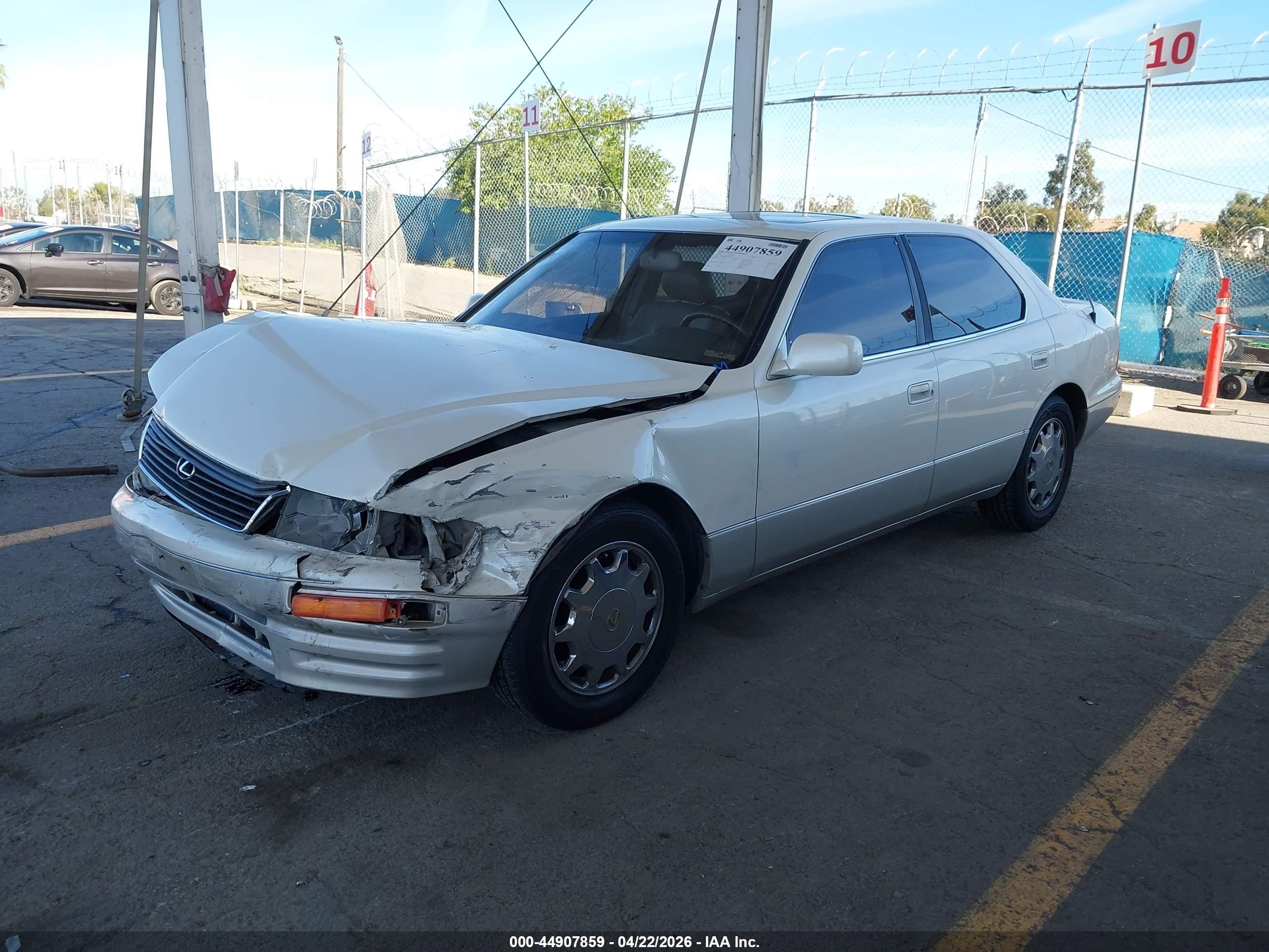 1997 Lexus Ls 400   Белый vin: JT8BH28F1V0072613