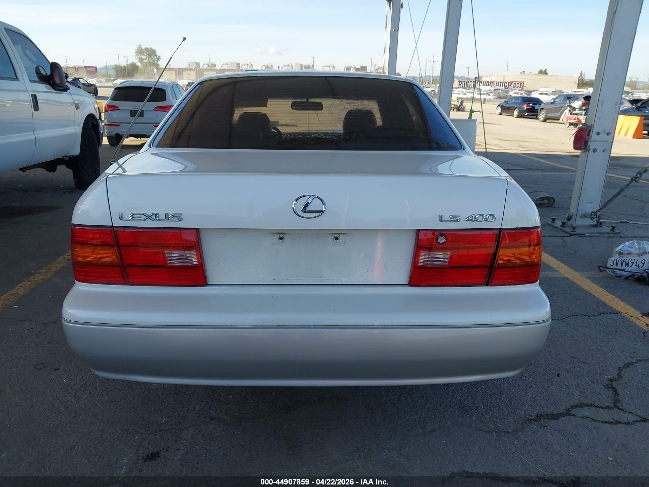 1997 Lexus Ls 400   Белый vin: JT8BH28F1V0072613