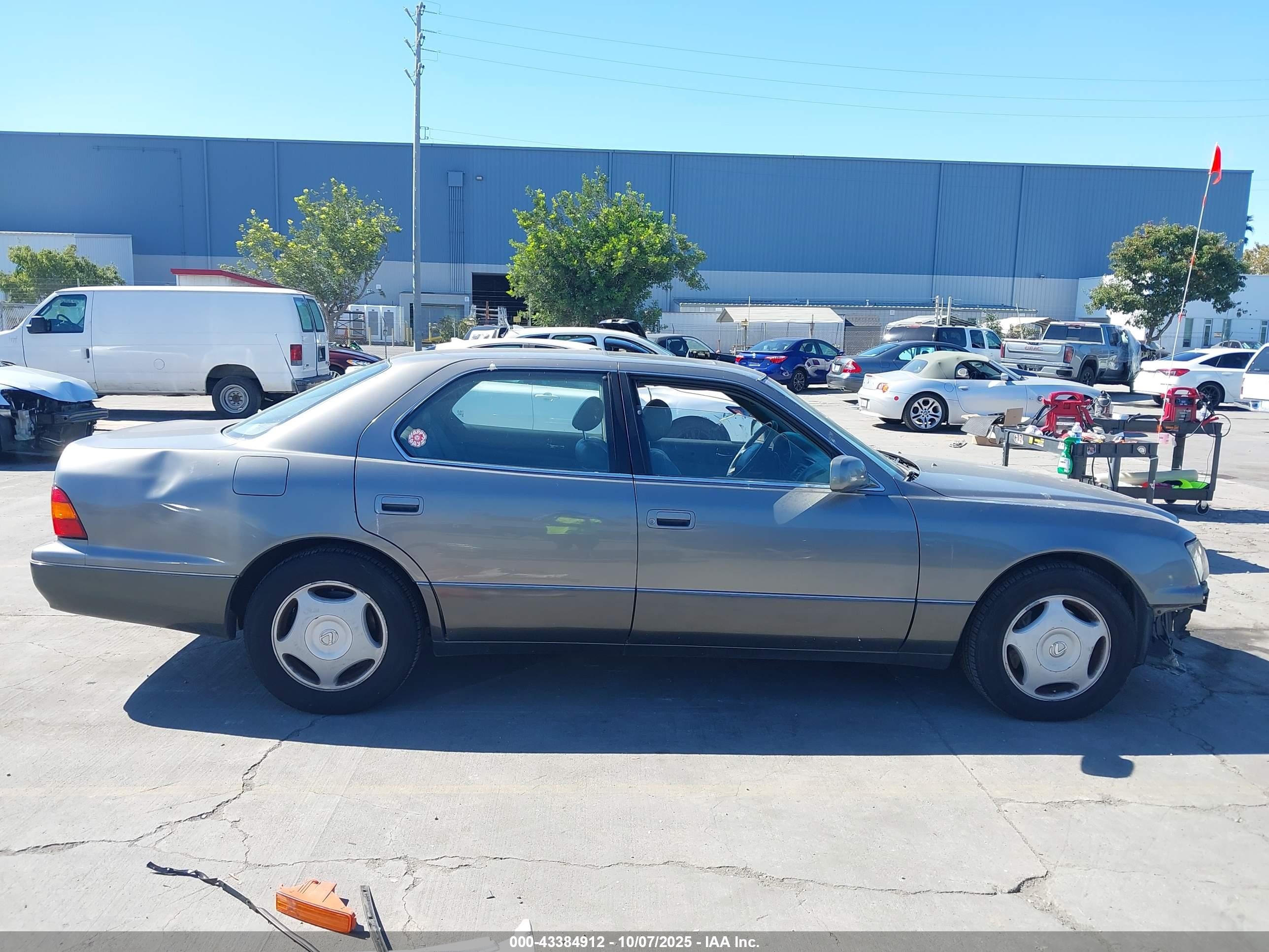 1997 Lexus Ls 400   Silver vin: JT8BH28F1V0094899