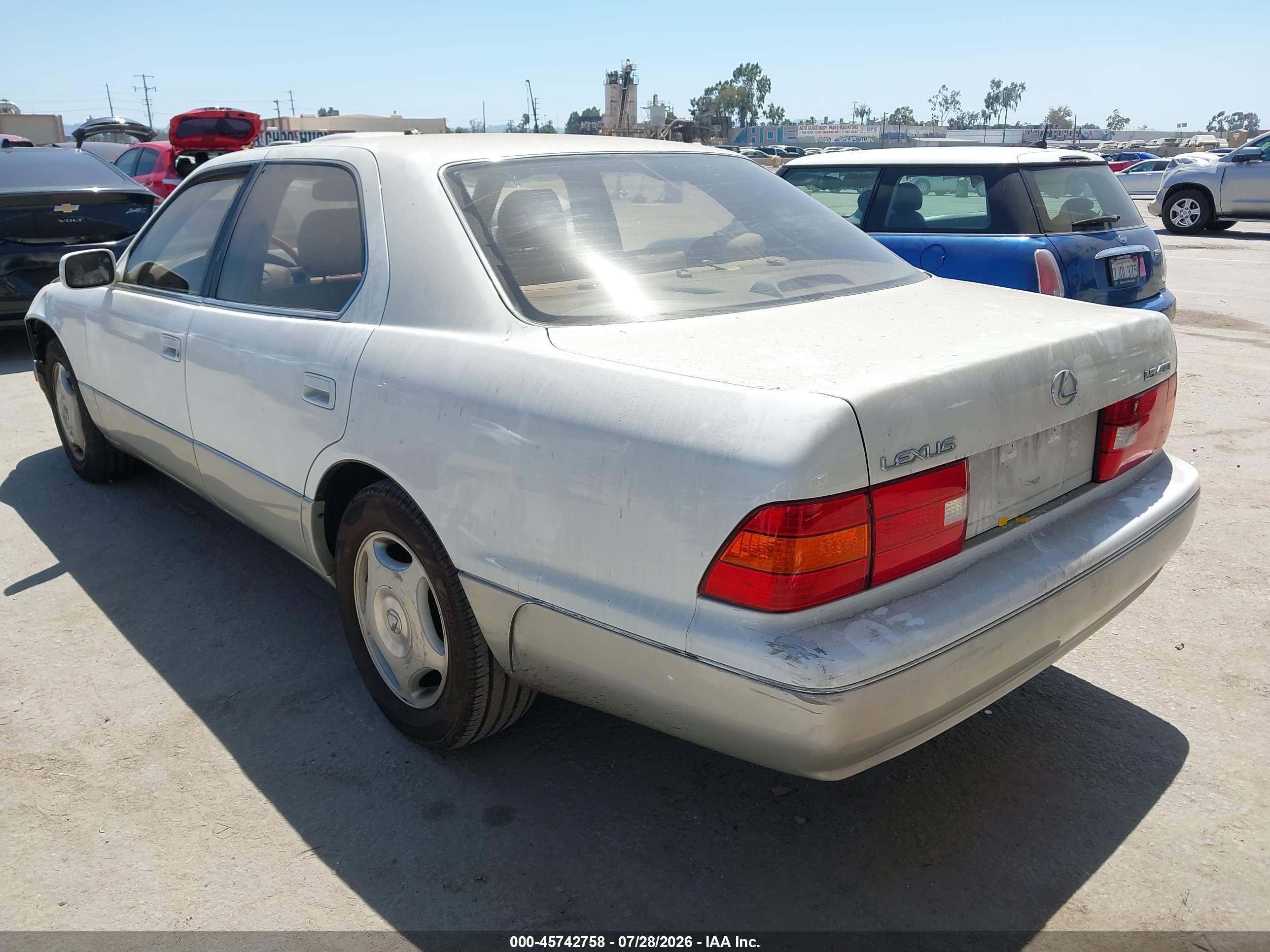 2000 Lexus Ls 400   White vin: JT8BH28F1Y0178502