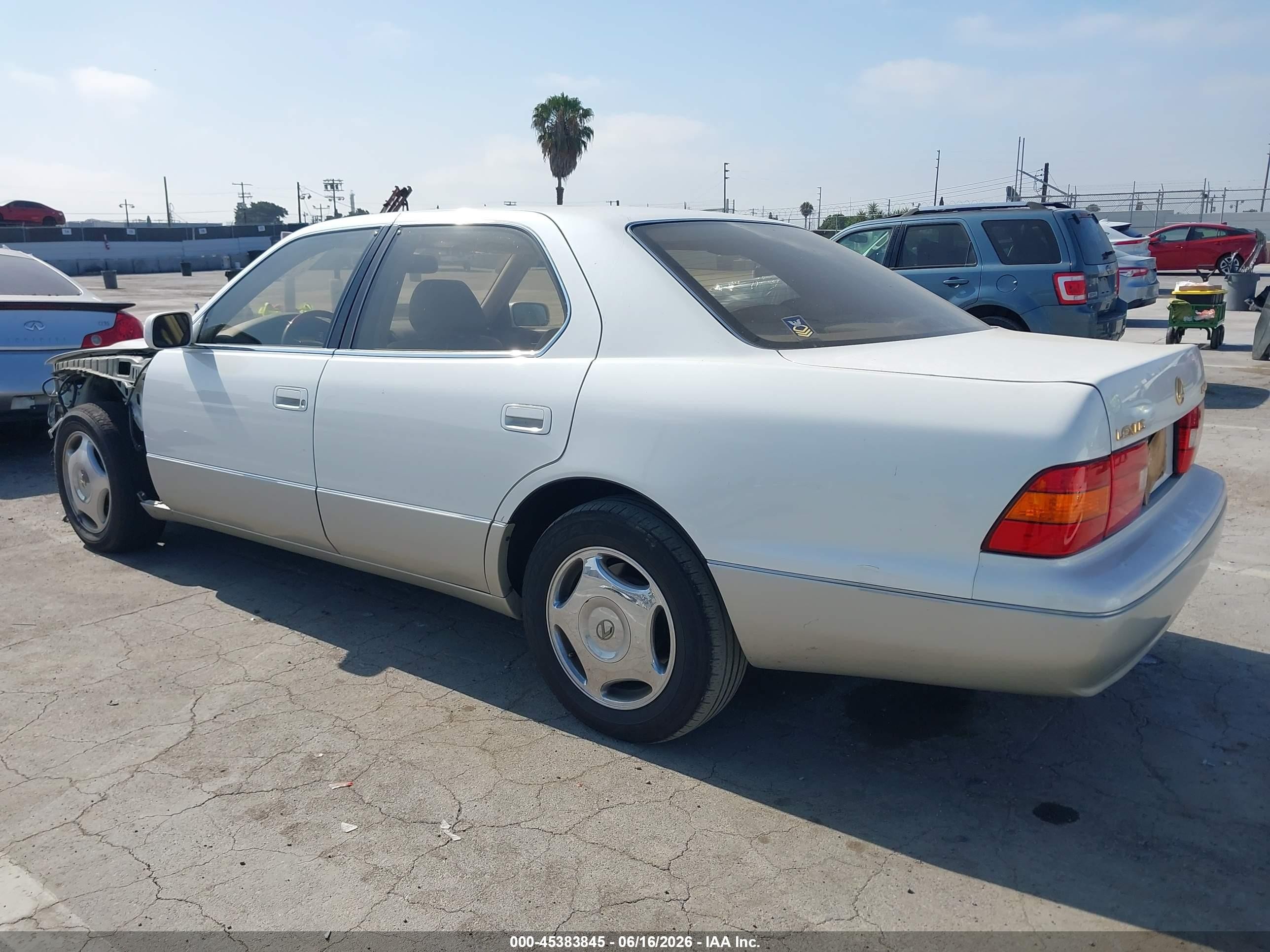 1999 Lexus Ls 400   White vin: JT8BH28F2X0148830