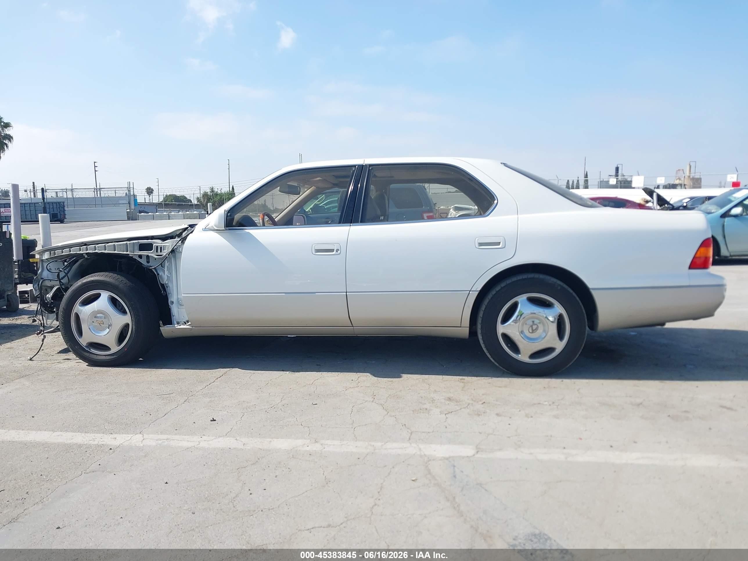 1999 Lexus Ls 400   White vin: JT8BH28F2X0148830