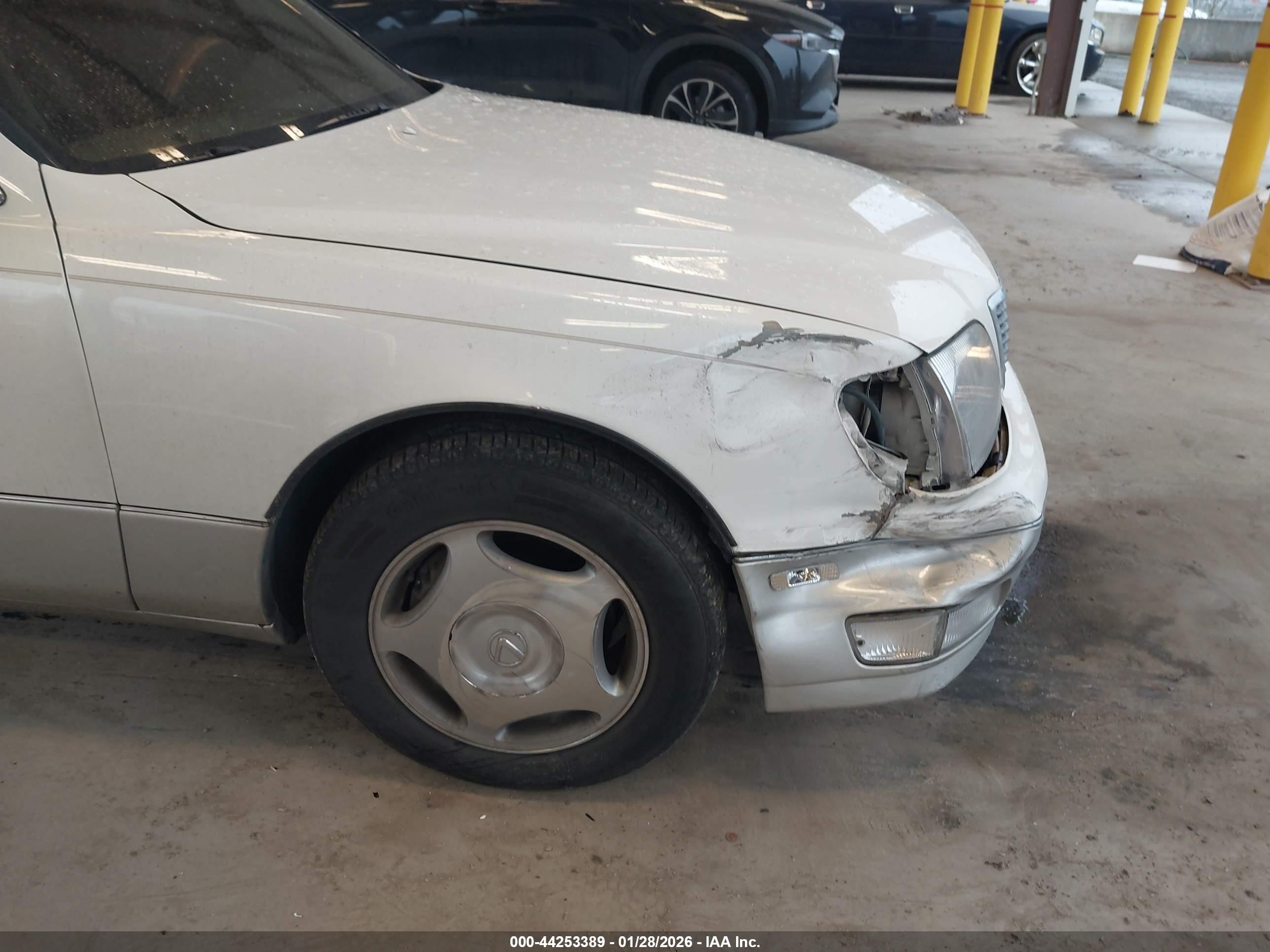 1999 Lexus Ls 400   White vin: JT8BH28F2X0162324