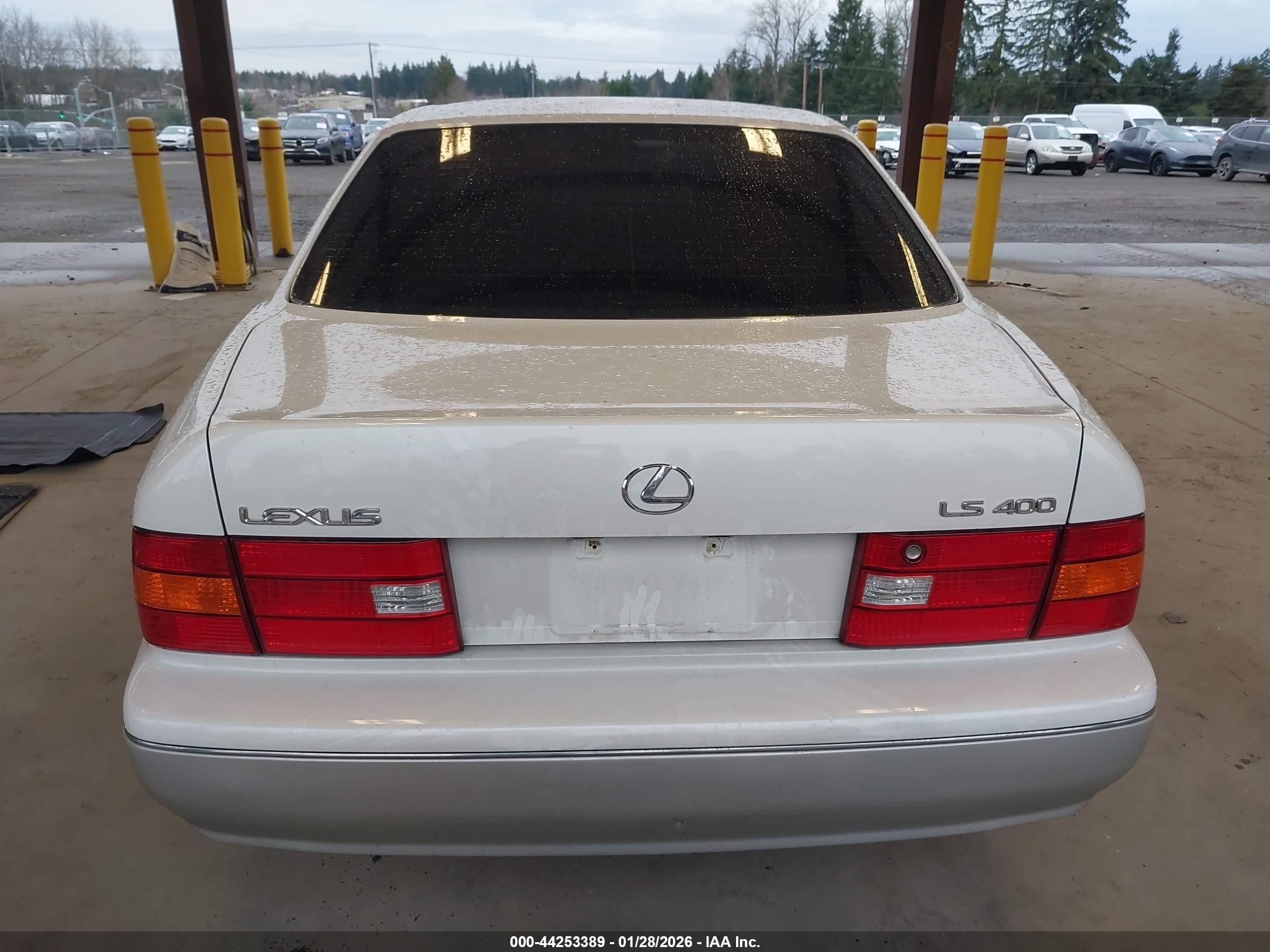 1999 Lexus Ls 400   White vin: JT8BH28F2X0162324