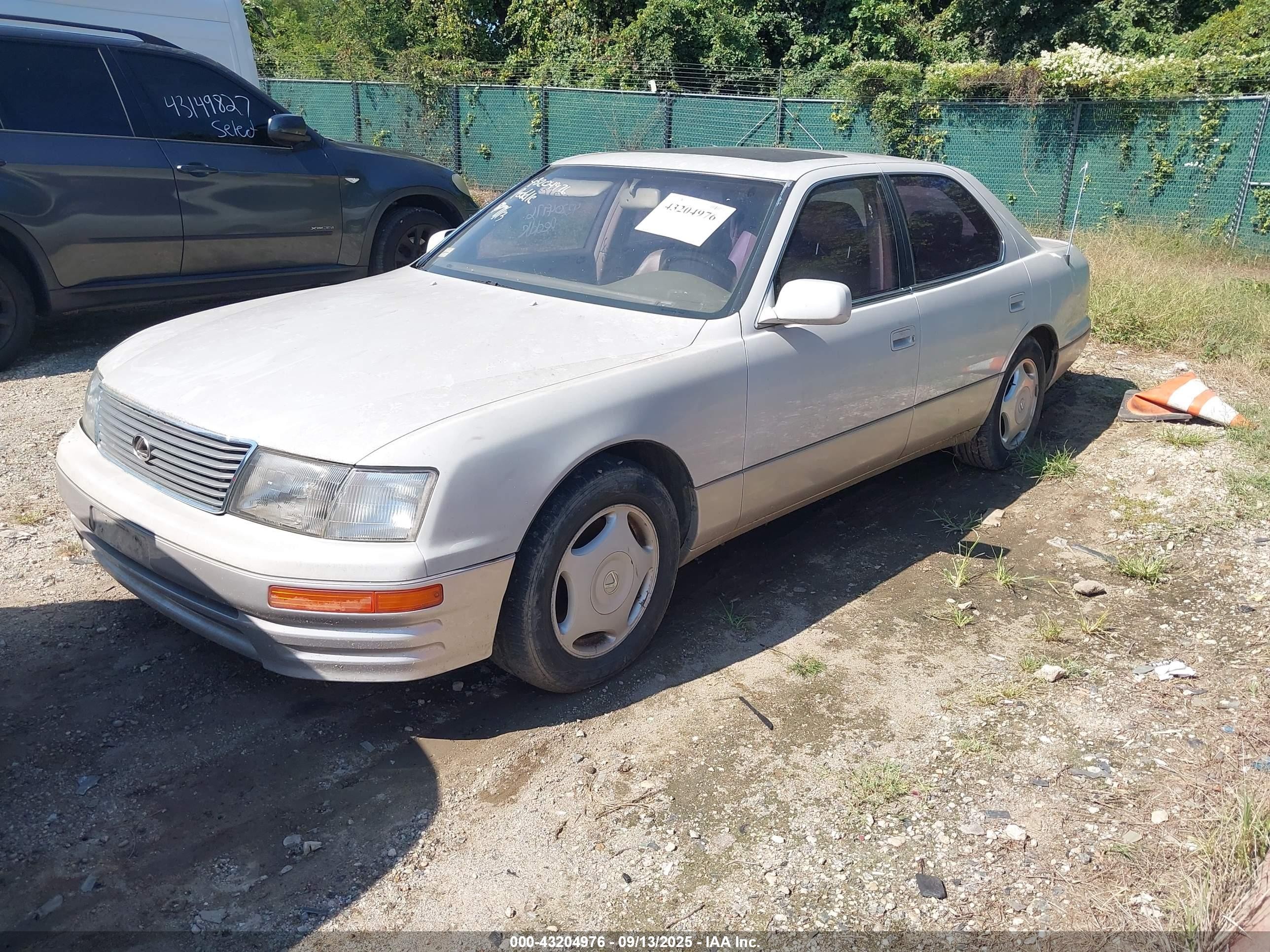 1997 Lexus Ls 400   White vin: JT8BH28F3V0093883
