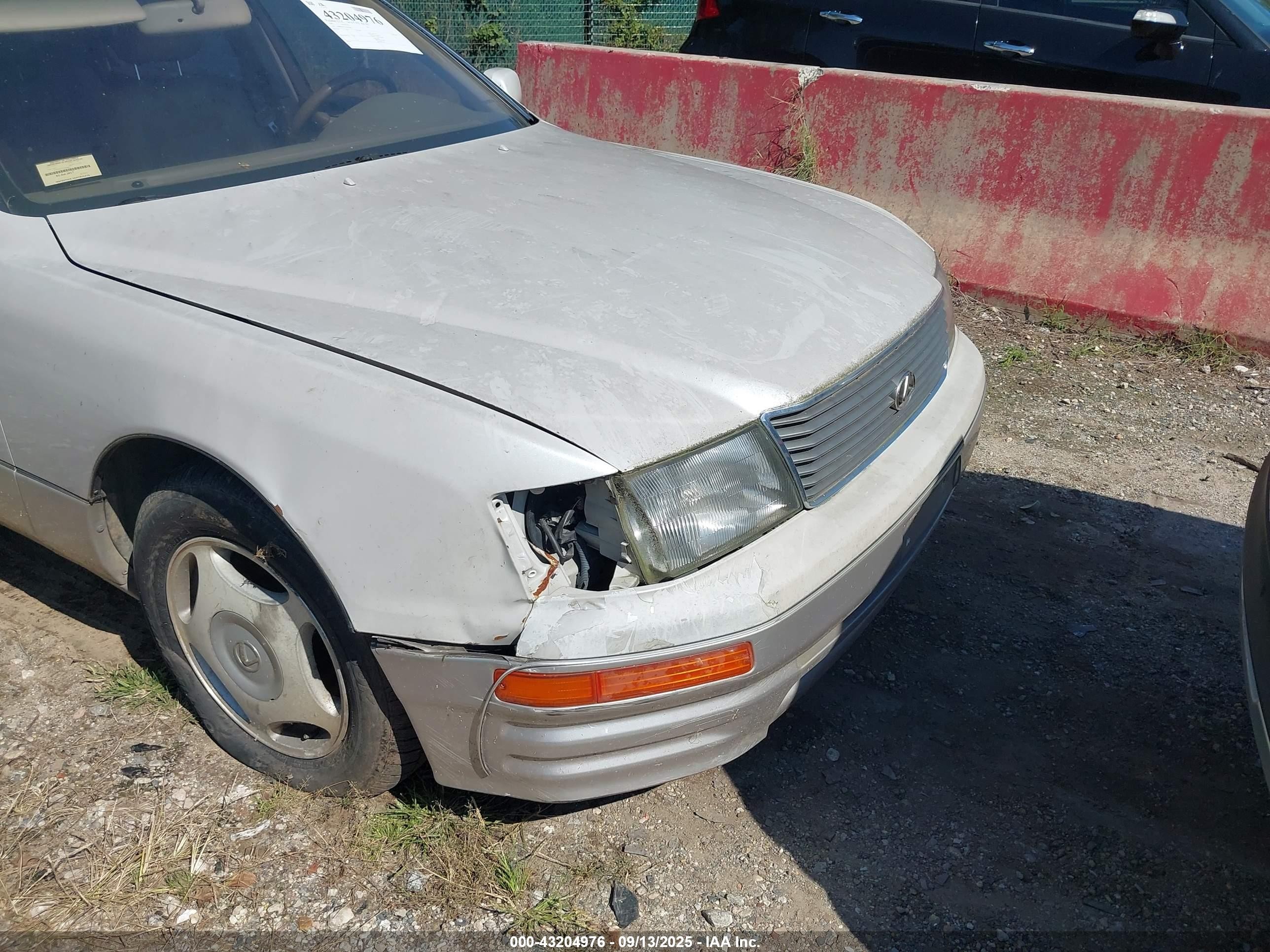 1997 Lexus Ls 400   White vin: JT8BH28F3V0093883