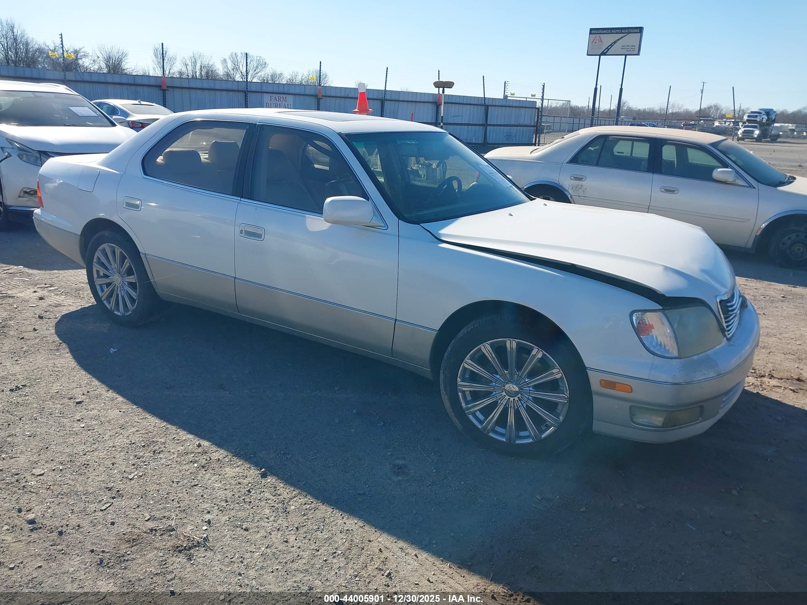 1999 Lexus Ls 400   Белый vin: JT8BH28F3X0144916