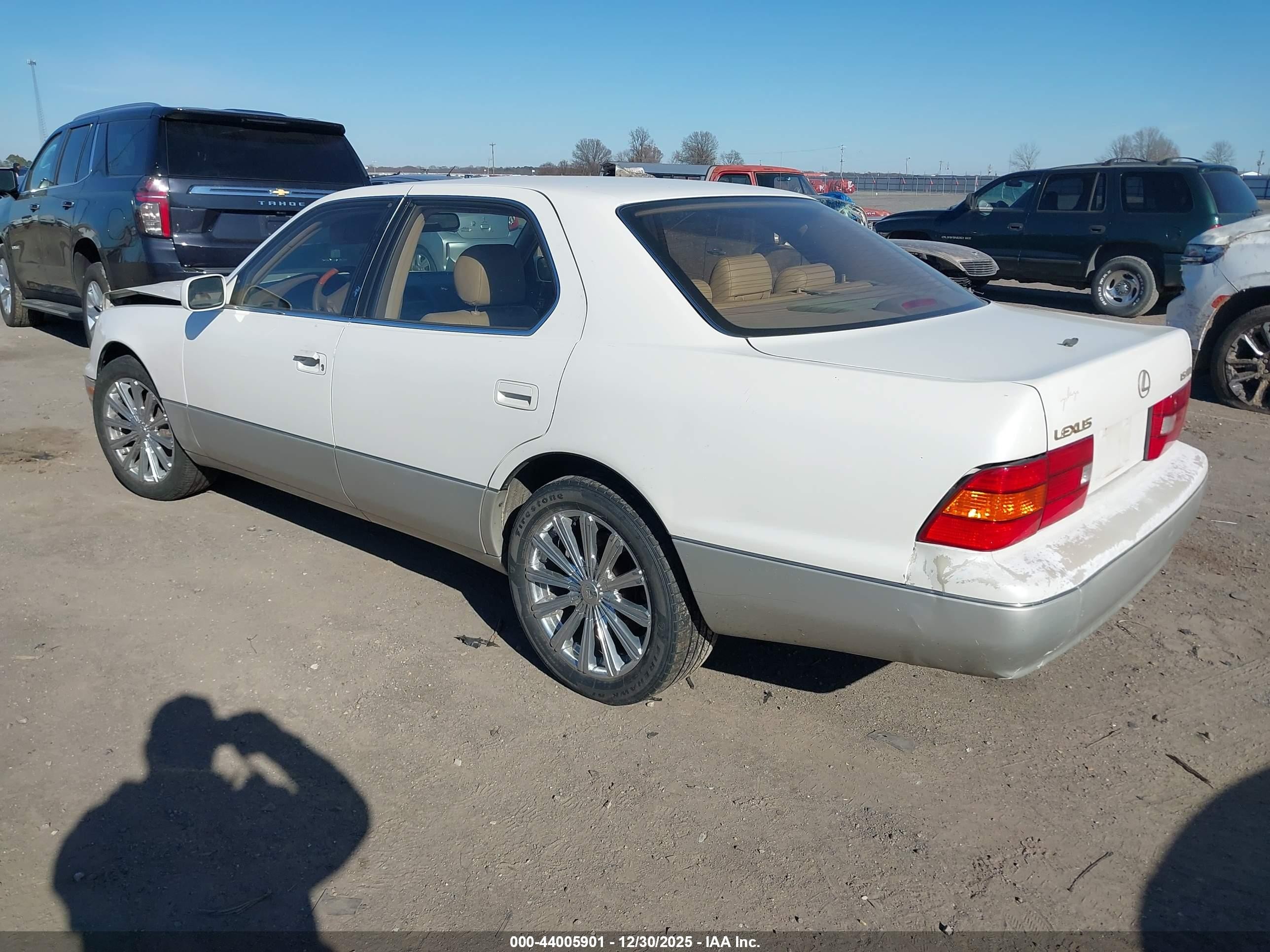 1999 Lexus Ls 400   White vin: JT8BH28F3X0144916