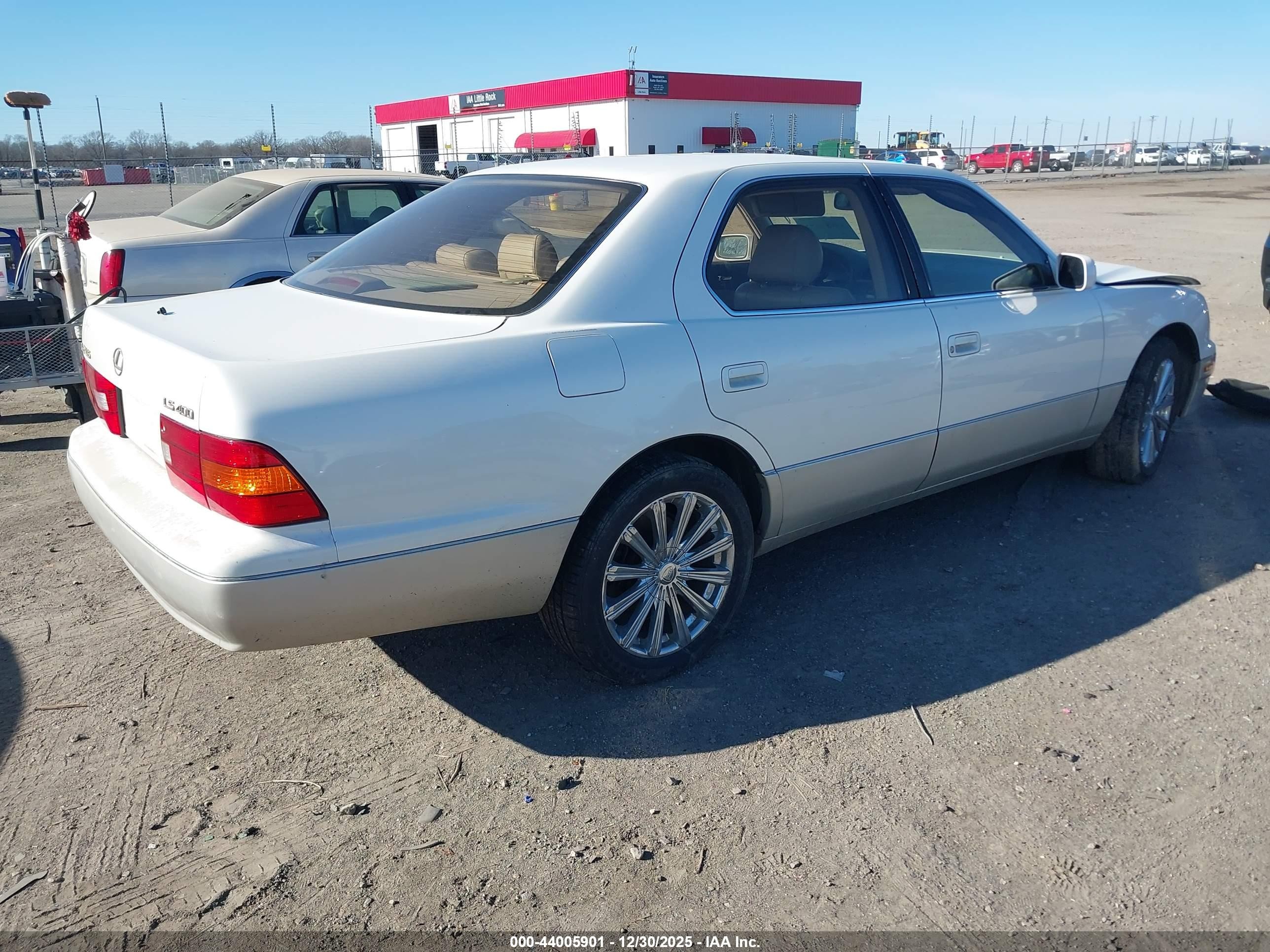 1999 Lexus Ls 400   White vin: JT8BH28F3X0144916