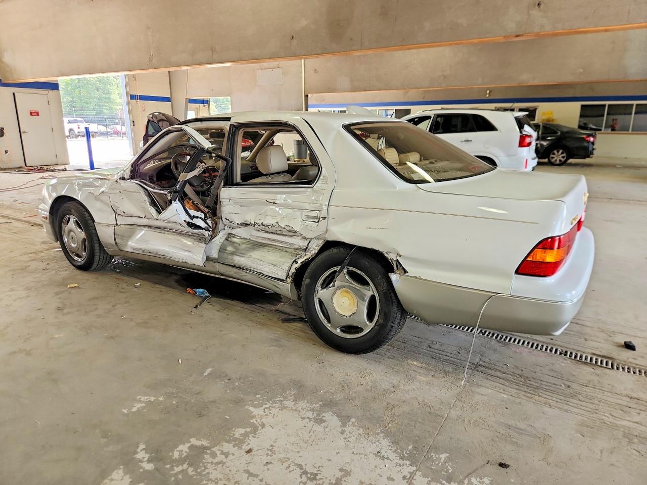 2000 Lexus Ls 400 Белый vin: JT8BH28F3Y0180459