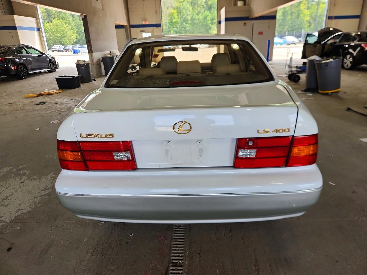 2000 Lexus Ls 400 Белый vin: JT8BH28F3Y0180459