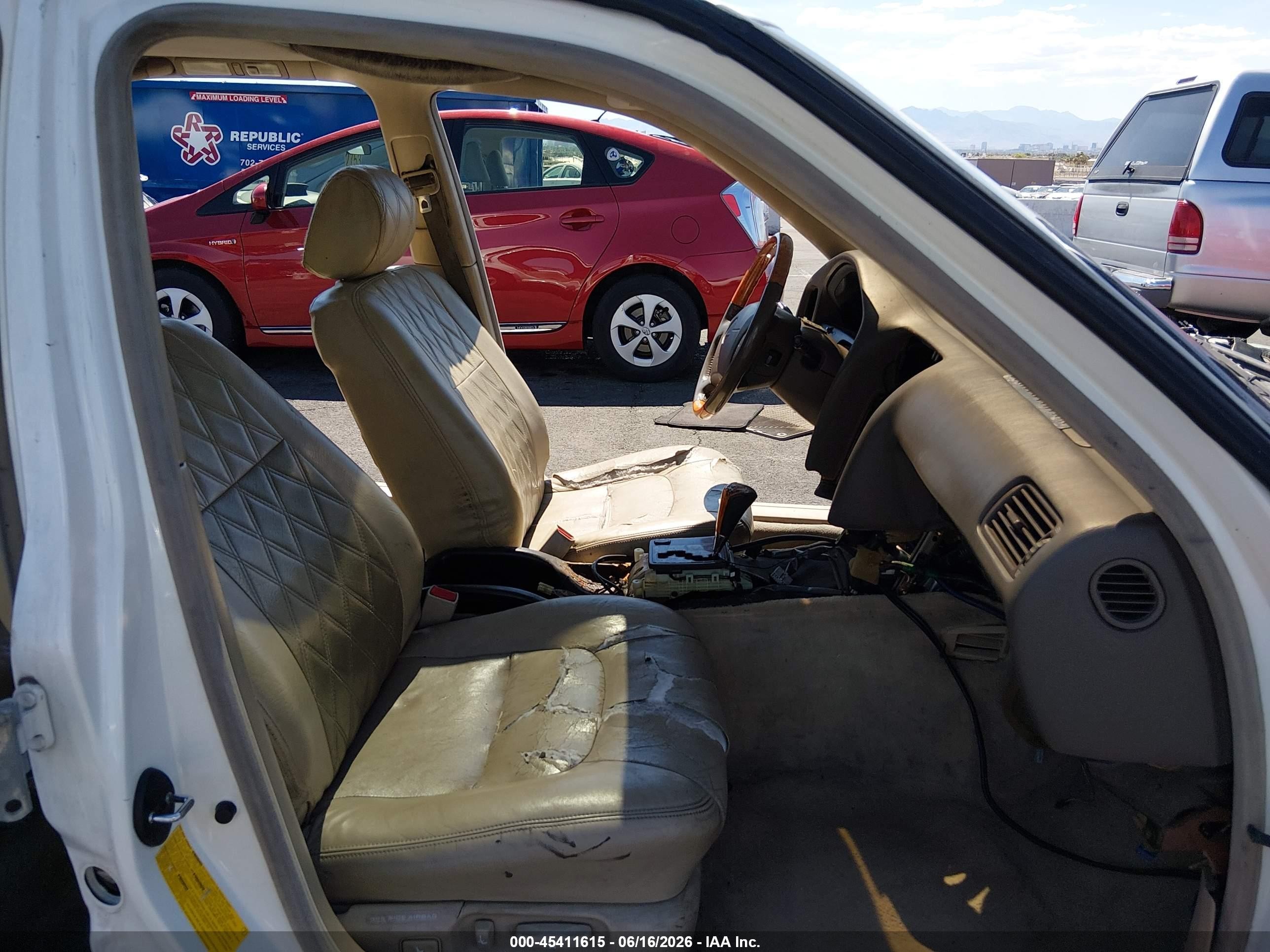 1998 Lexus Ls 400   White vin: JT8BH28F4W0128478
