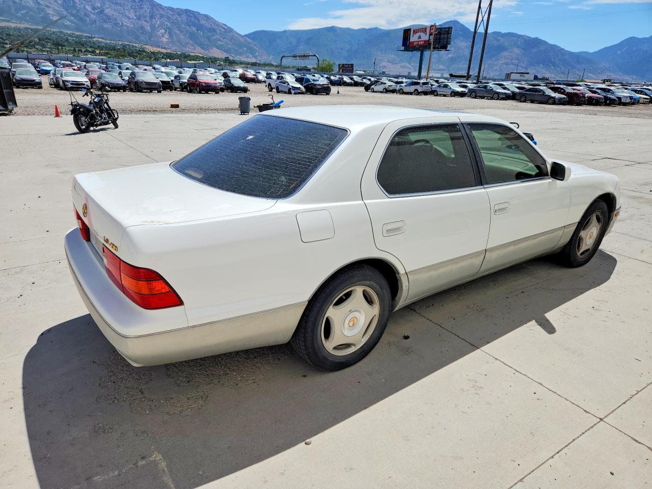 2000 Lexus Ls Белый vin: JT8BH28F4Y0173164