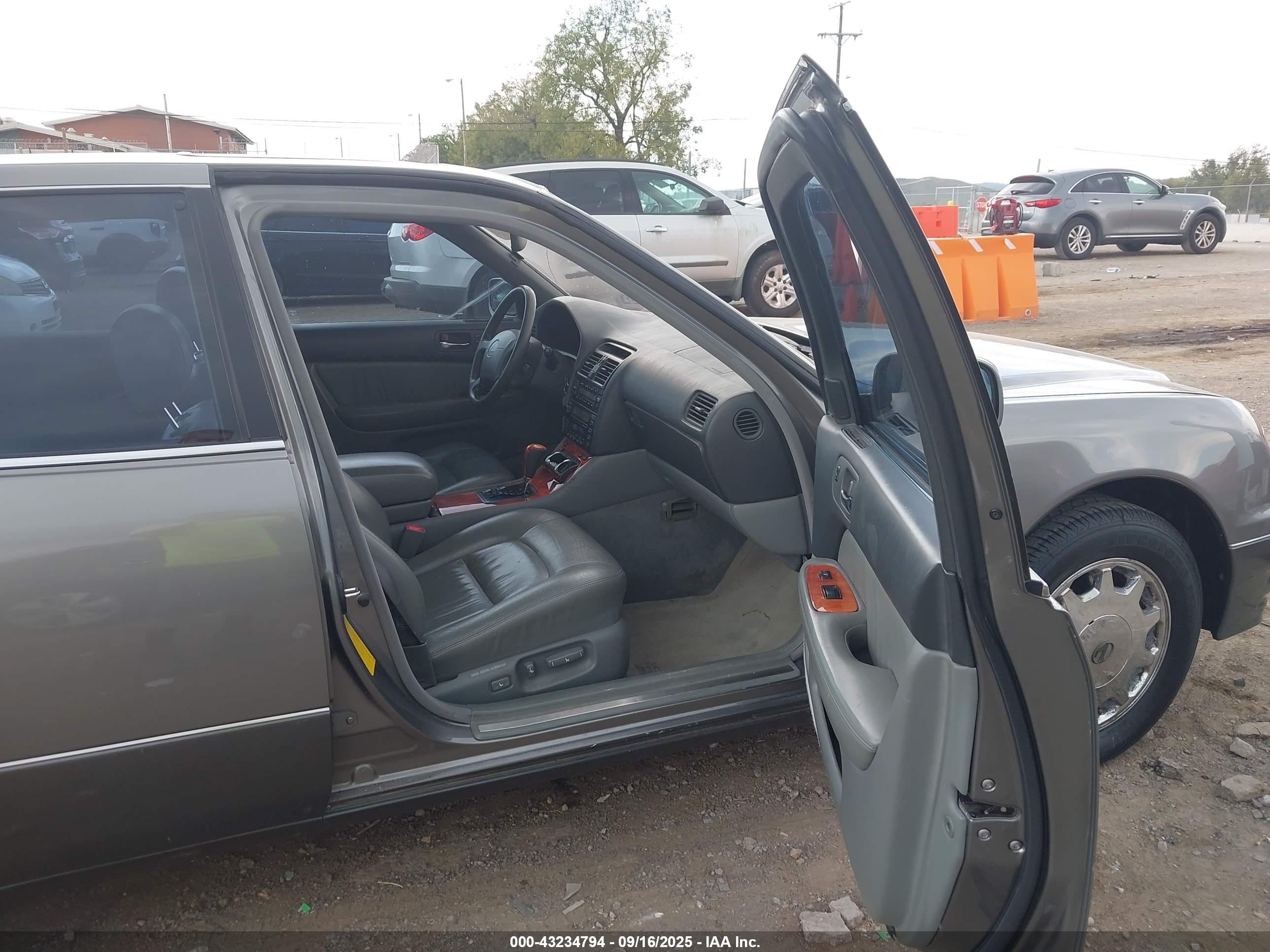 1997 Lexus Ls 400   Серый vin: JT8BH28F5V0091438