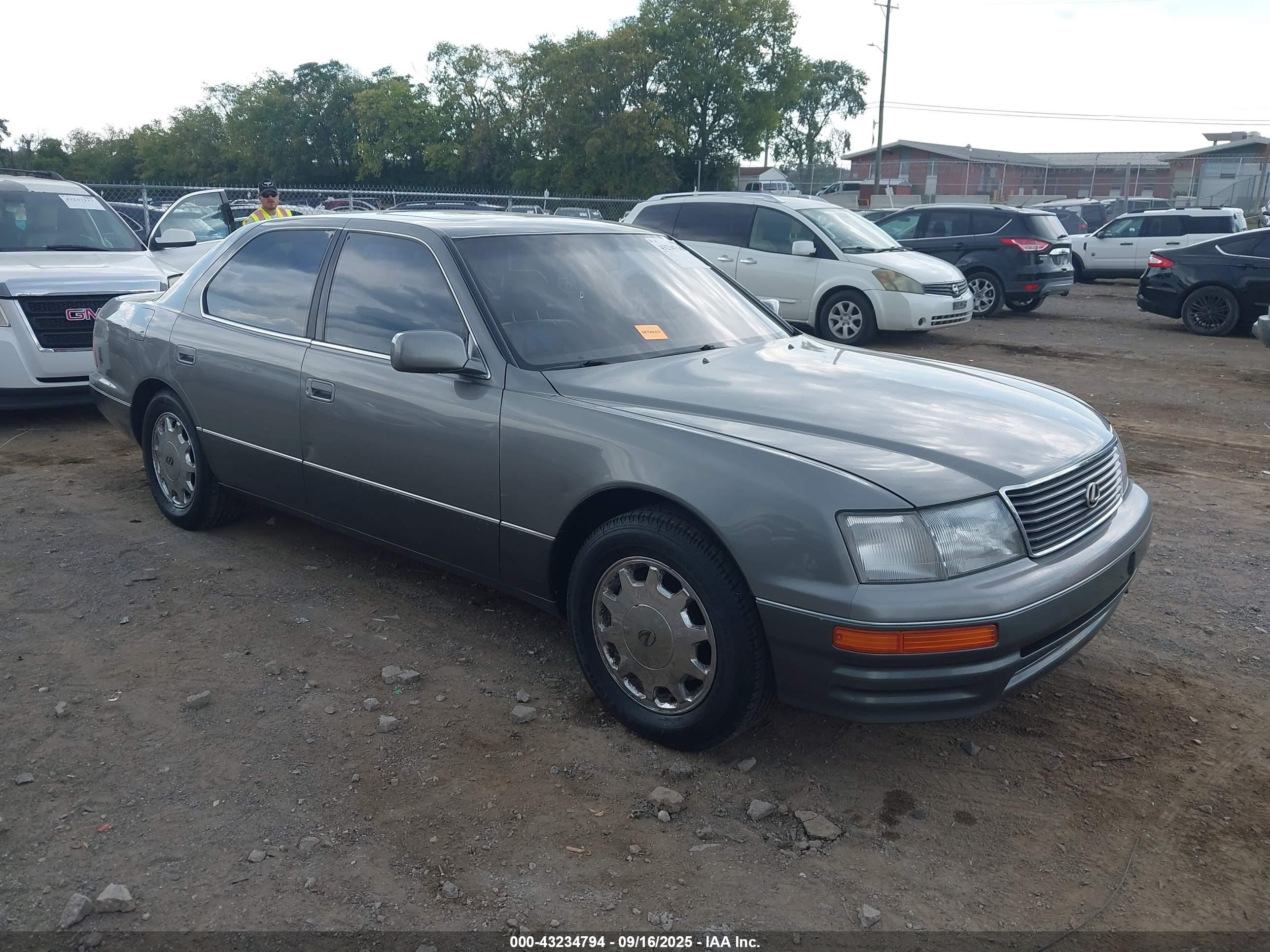 1997 Lexus Ls 400   Серый vin: JT8BH28F5V0091438