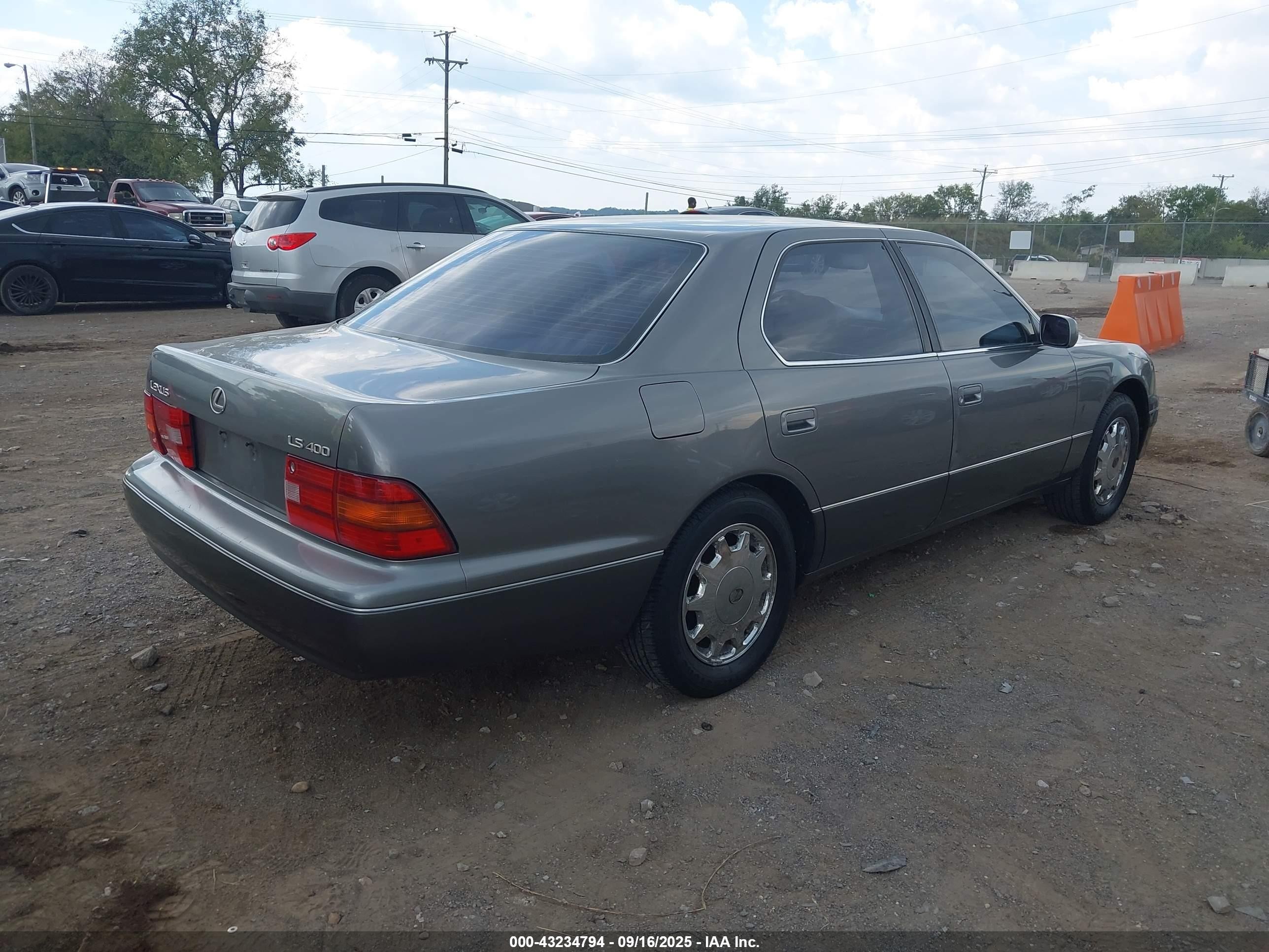 1997 Lexus Ls 400   Серый vin: JT8BH28F5V0091438