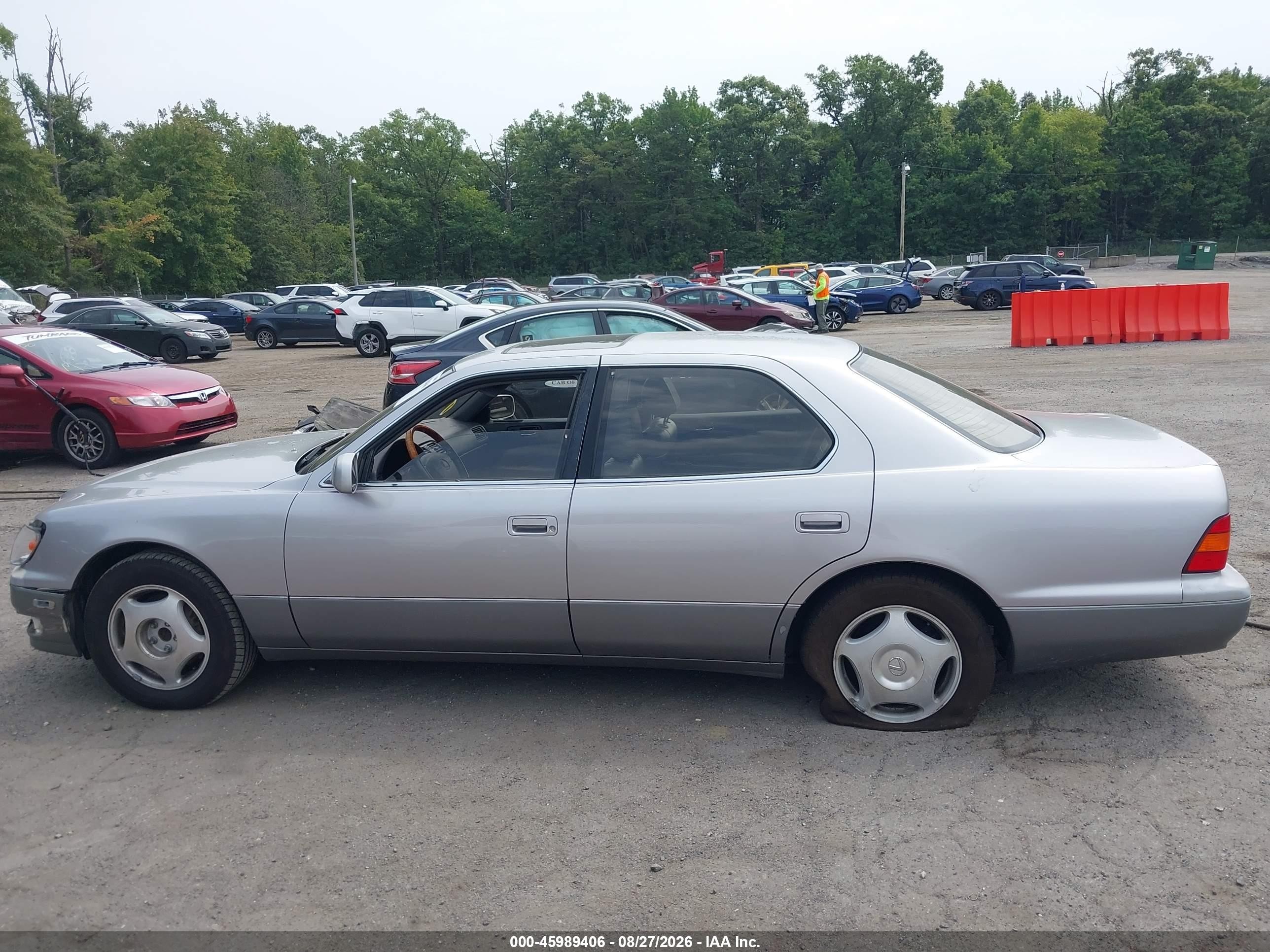 1998 Lexus Ls 400   Silver vin: JT8BH28F5W0122558