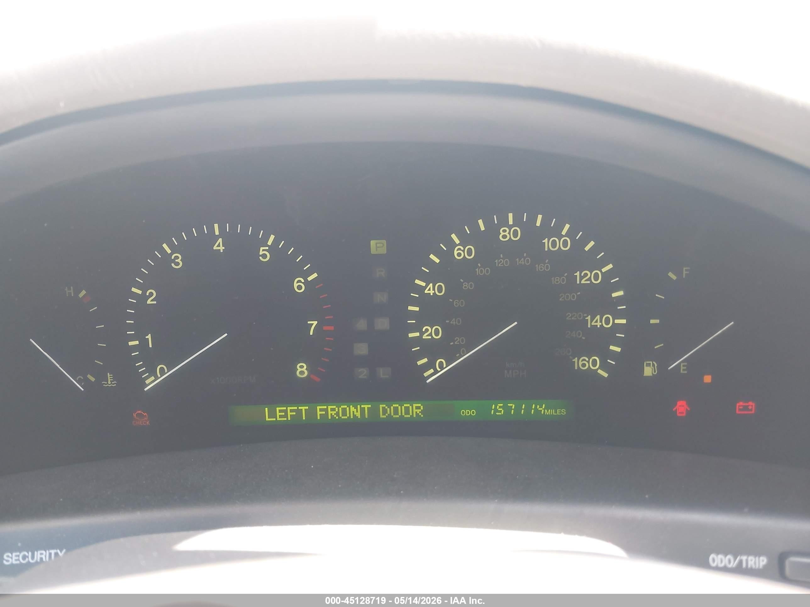 1998 Lexus Ls 400   White vin: JT8BH28F5W0125069