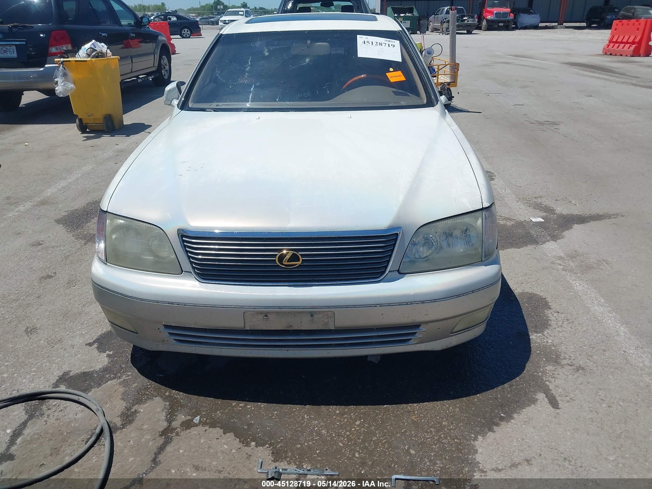 1998 Lexus Ls 400   White vin: JT8BH28F5W0125069
