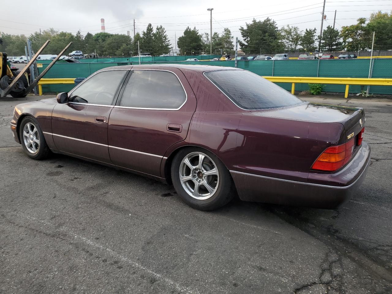 2000 Lexus Ls 400 Burgundy vin: JT8BH28F5Y0168135