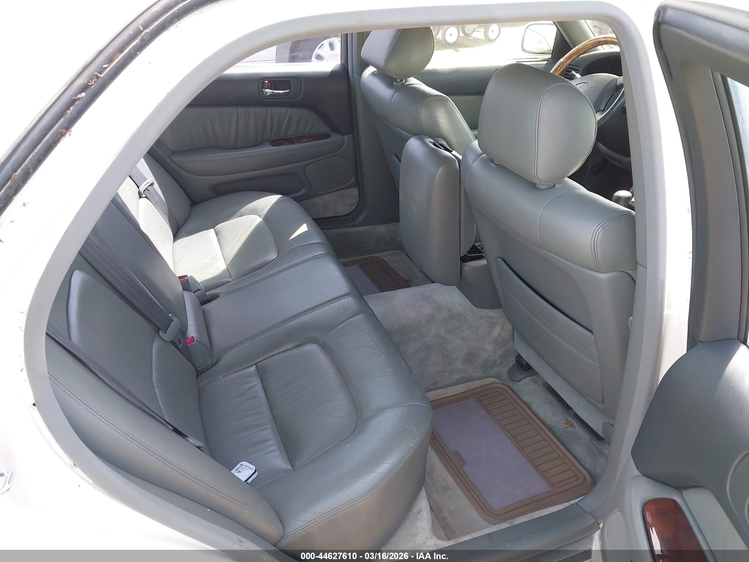 1997 Lexus Ls 400   White vin: JT8BH28F6V0070856