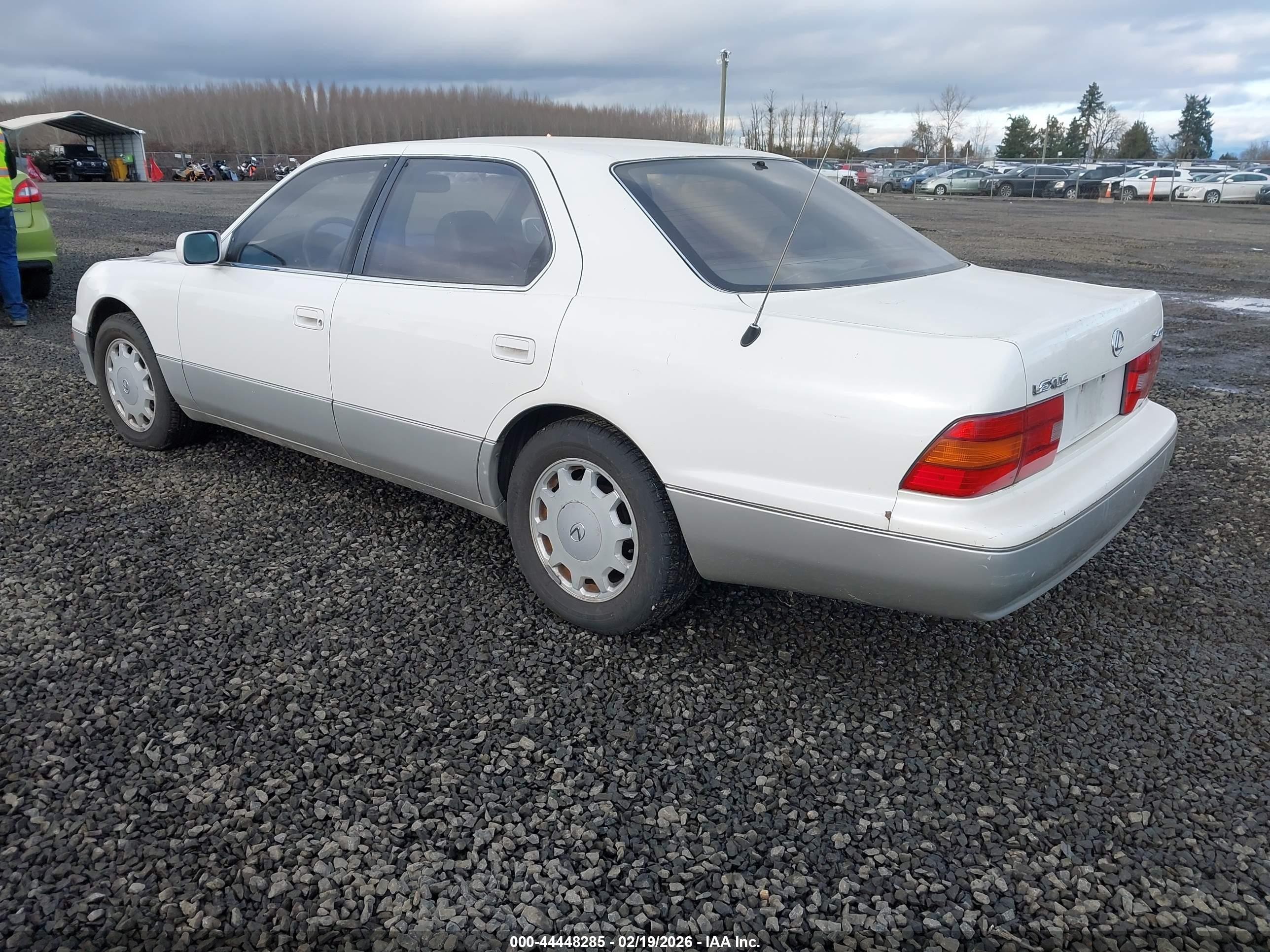 1997 Lexus Ls 400   White vin: JT8BH28F7V0083454
