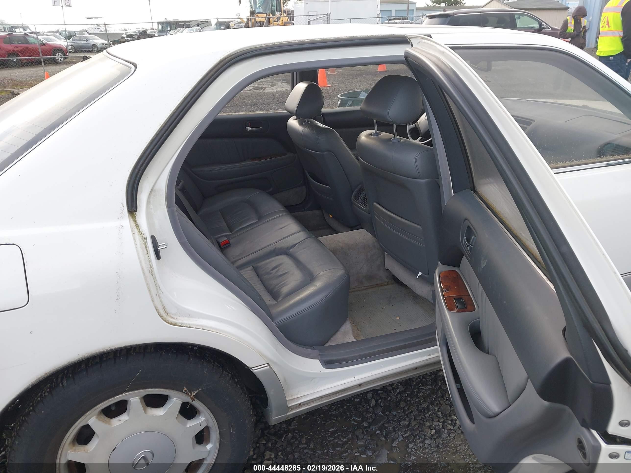 1997 Lexus Ls 400   White vin: JT8BH28F7V0083454