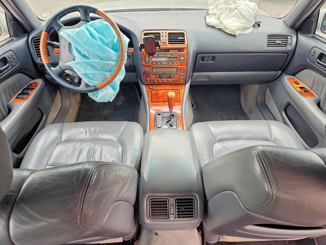 2000 Lexus Ls 400 Серебряный vin: JT8BH28F8Y0180781