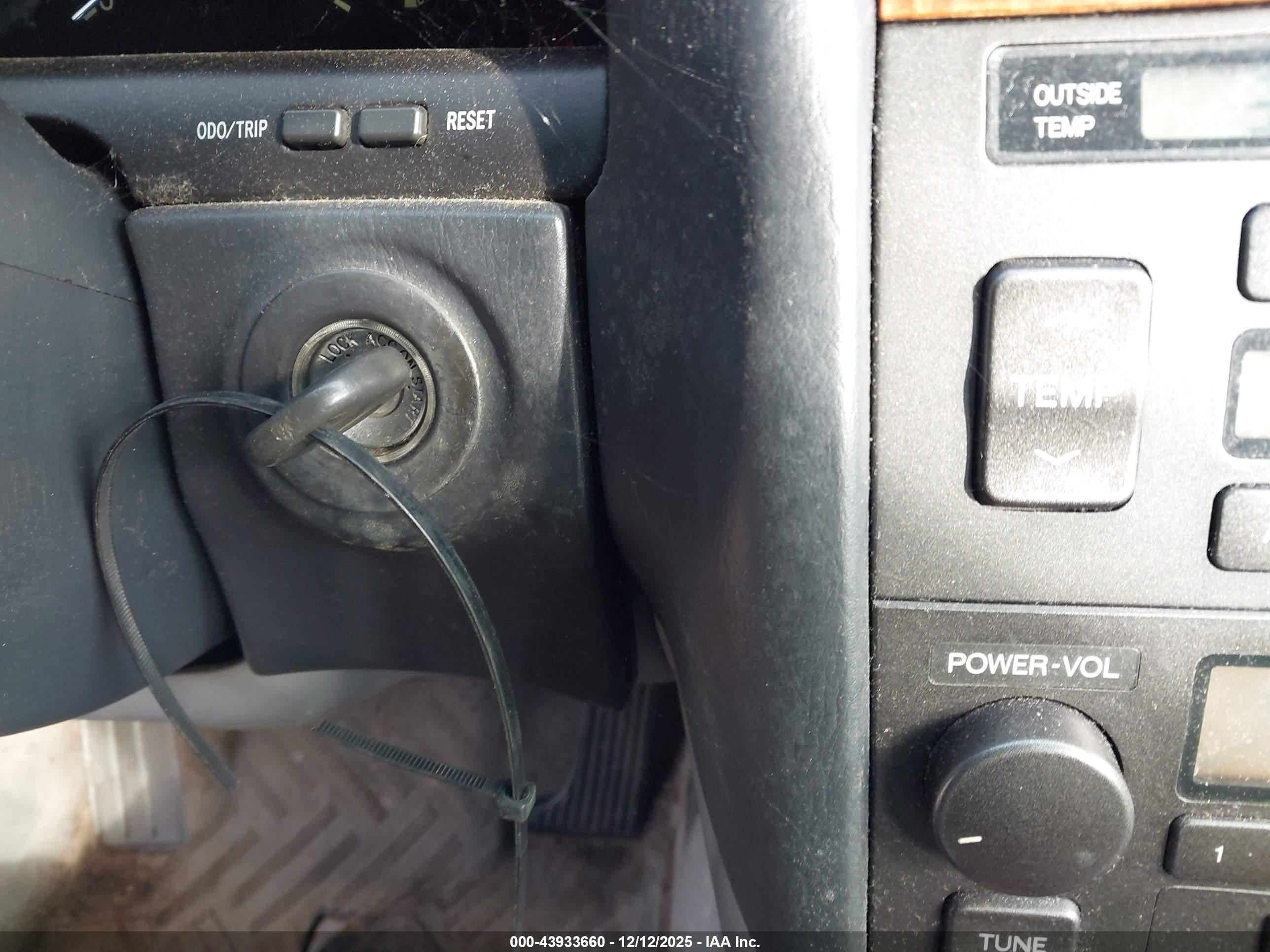 1999 Lexus Ls 400   Silver vin: JT8BH28F9X0154592