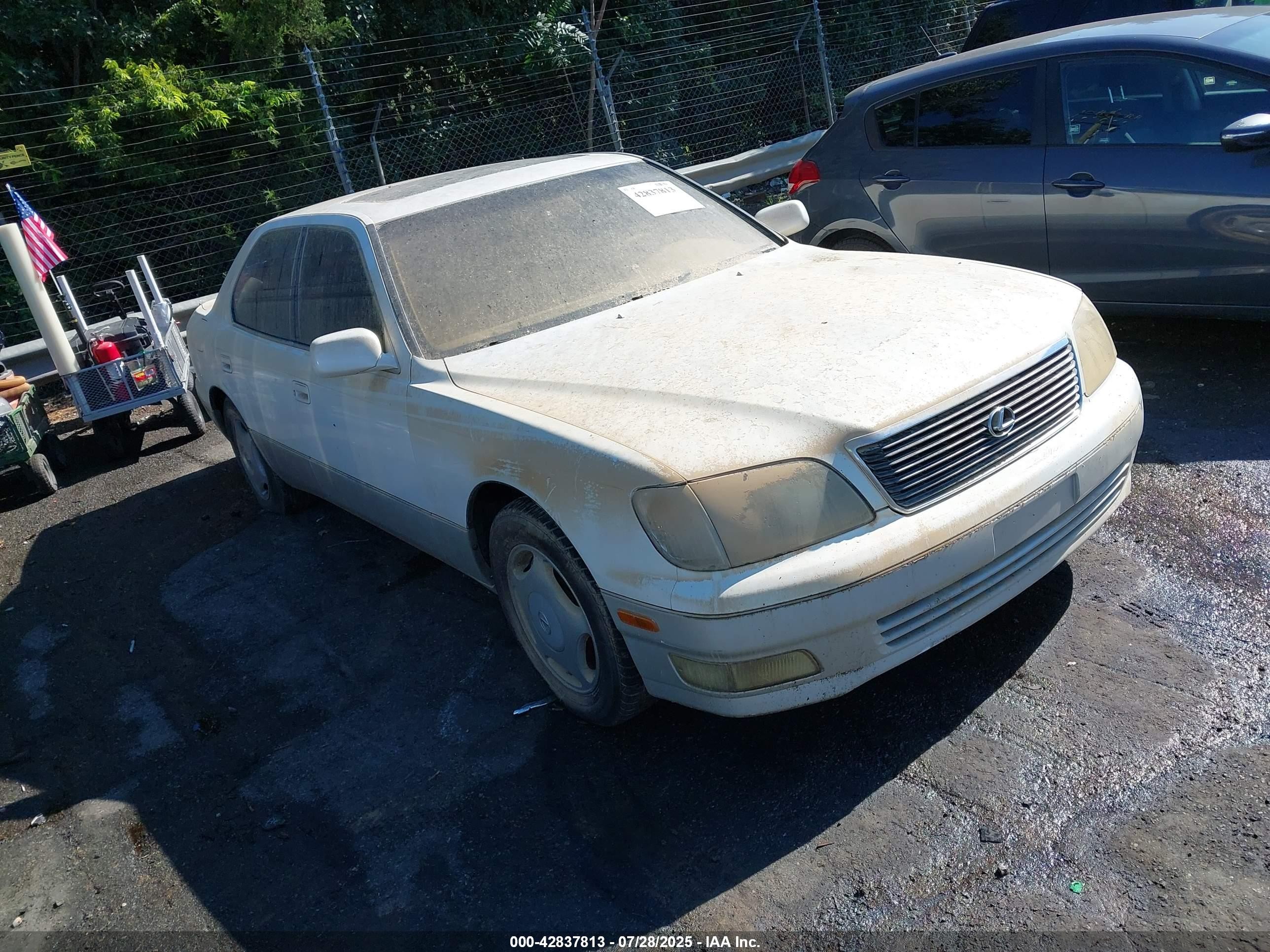 1999 Lexus Ls 400   White vin: JT8BH28F9X0165592