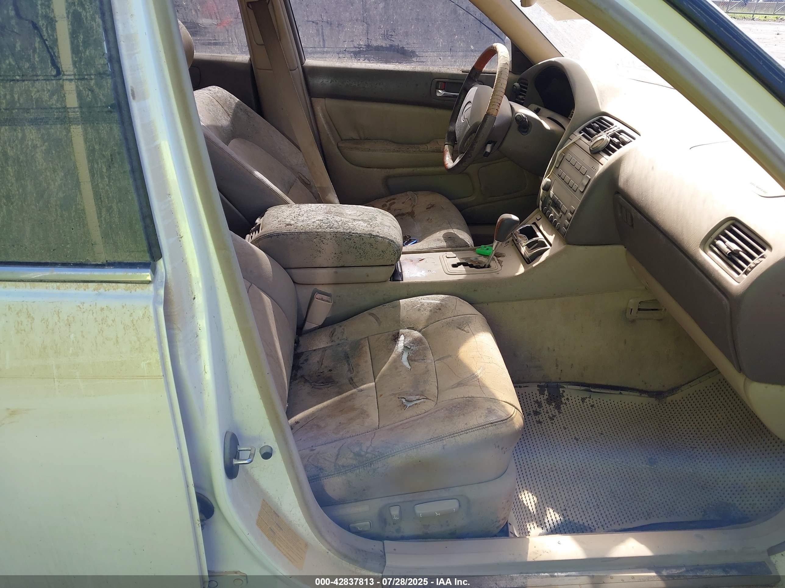 1999 Lexus Ls 400   White vin: JT8BH28F9X0165592